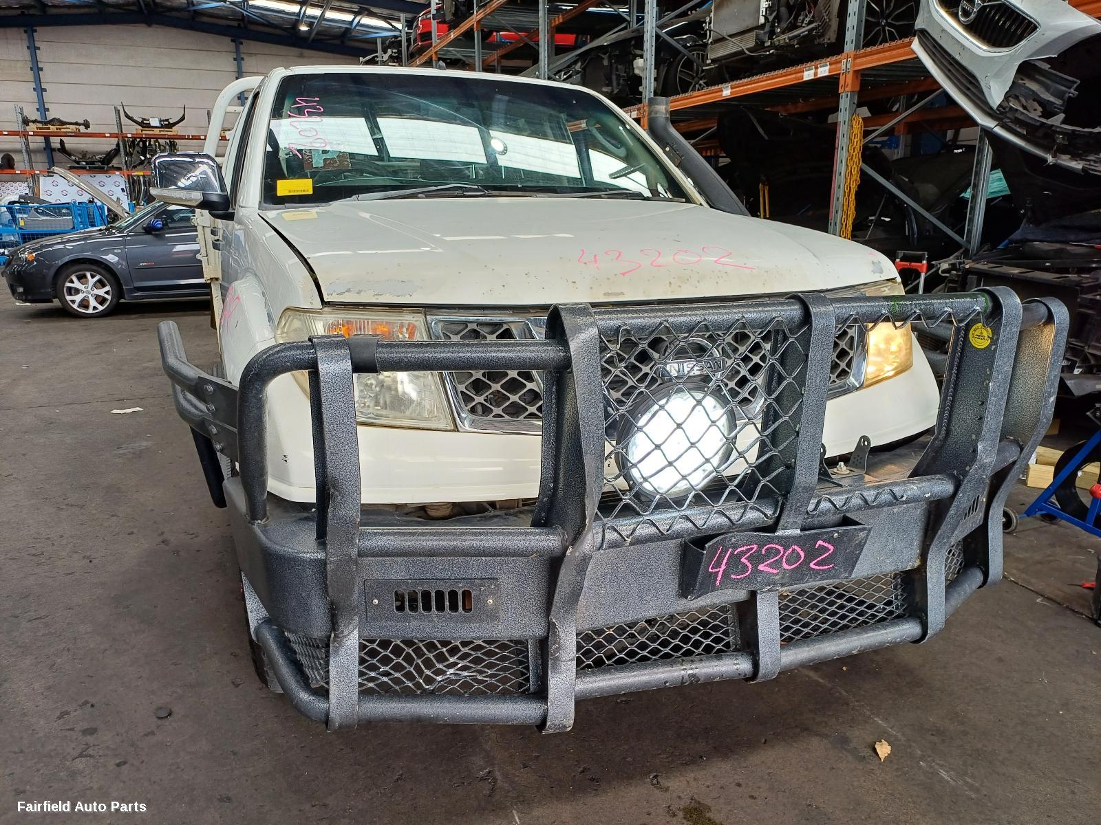 2008 Nissan Navara Left Front Door Window