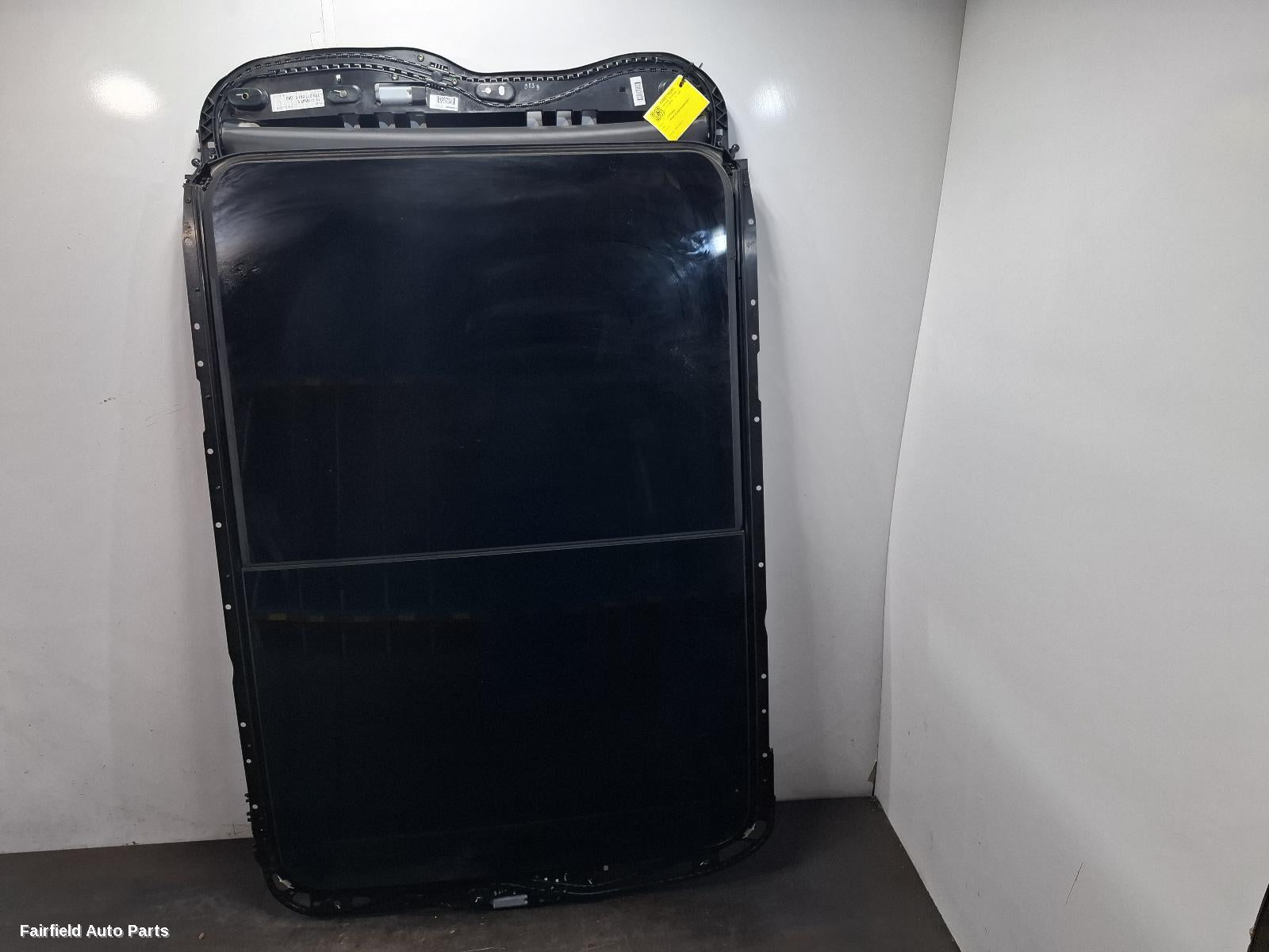 2010-2018 Porsche Cayenne Roof Glass Sunroof T