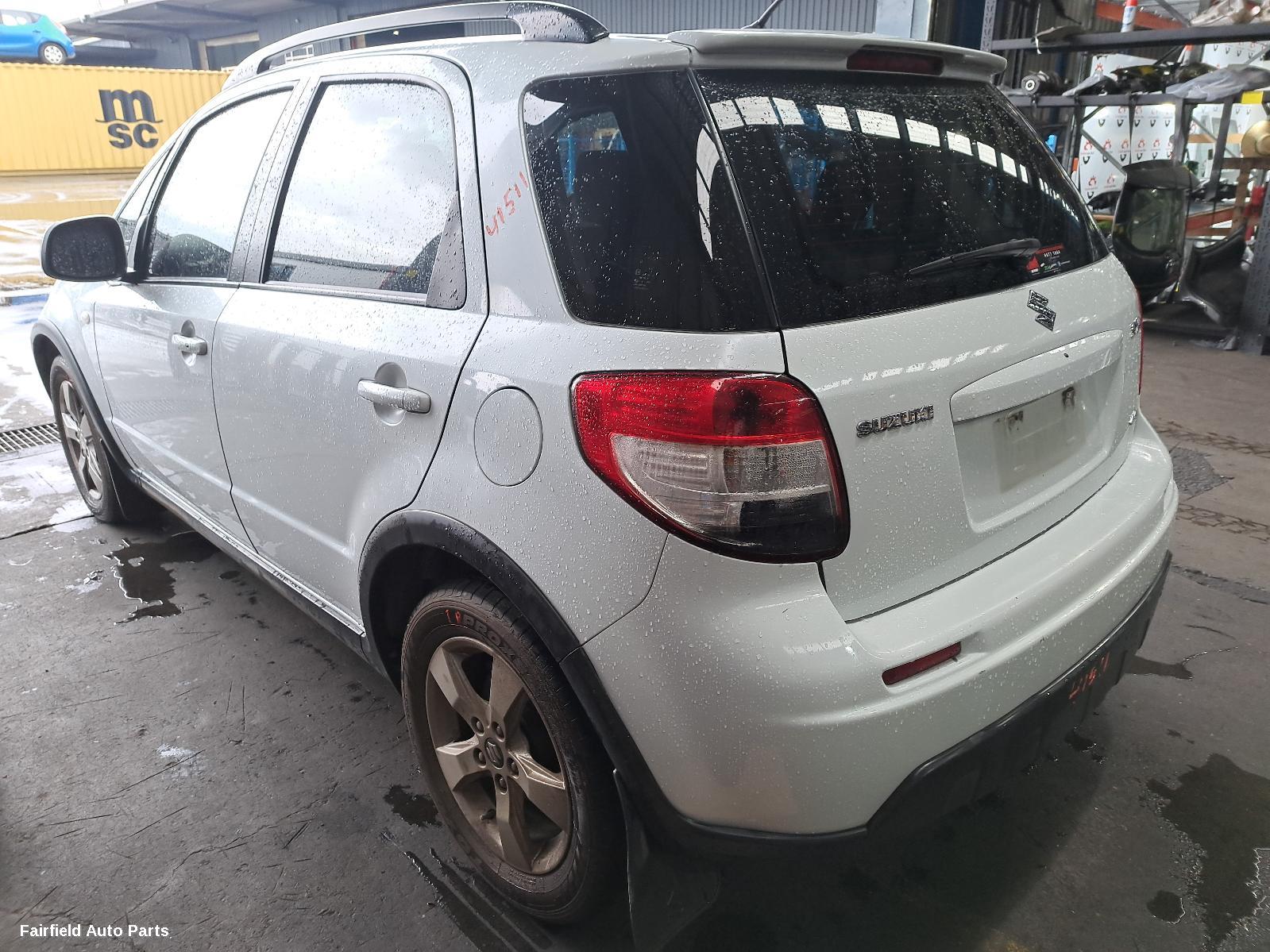 2011 Suzuki Sx4 Air Cleaner Box