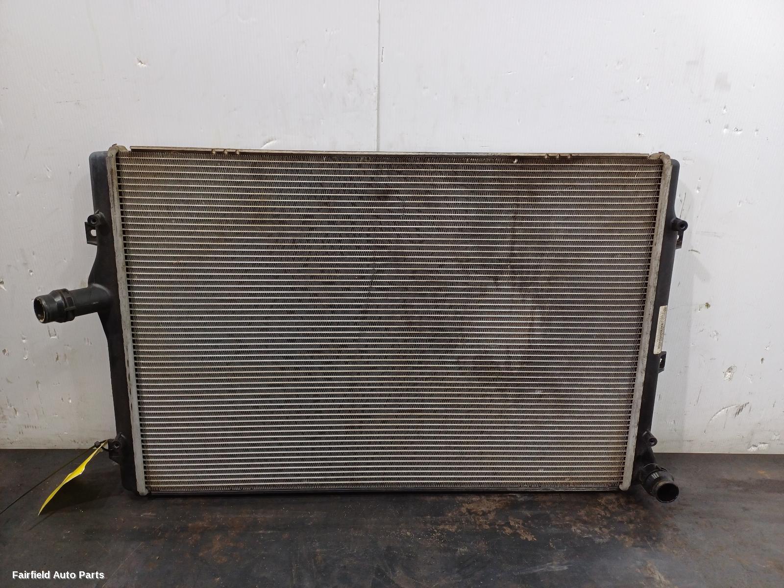 2010-2015 Volkswagen Caddy Radiator