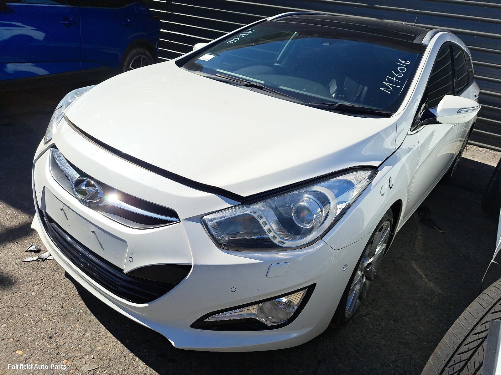 2013 Hyundai I40 Left Headlamp