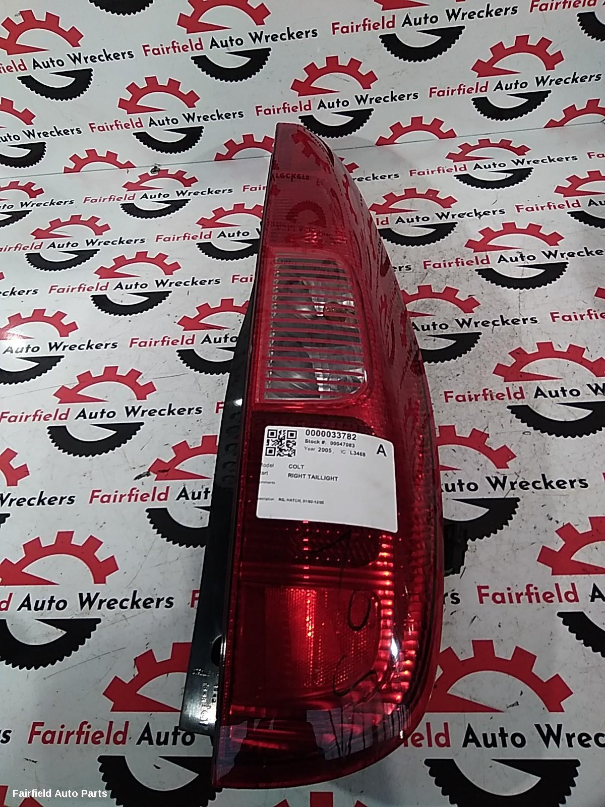 2005 Mitsubishi Colt Right Taillight