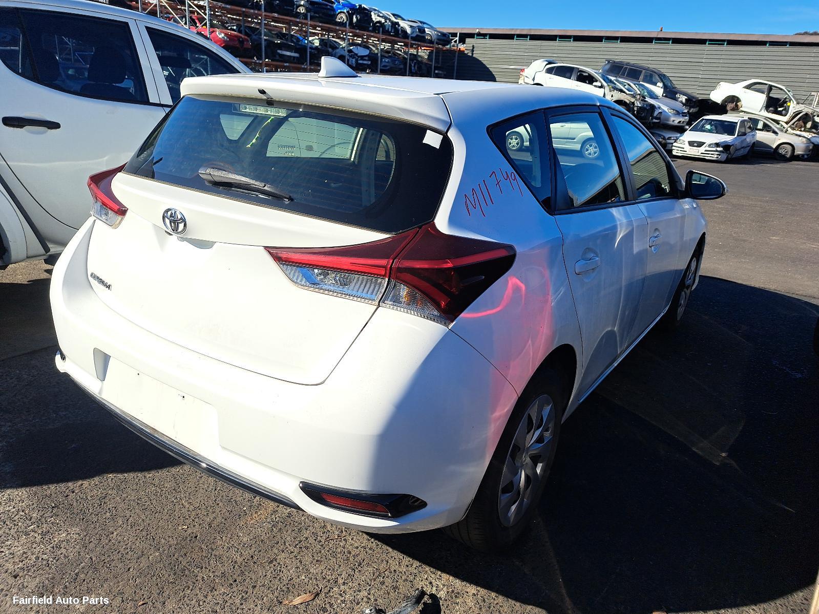2015 Toyota Corolla Right Taillight