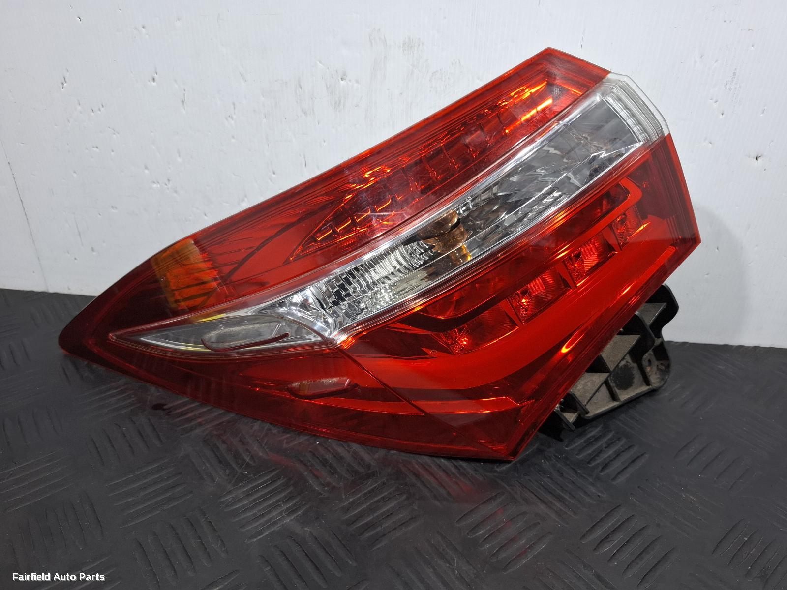 2013-2016 Toyota Corolla Left Taillight