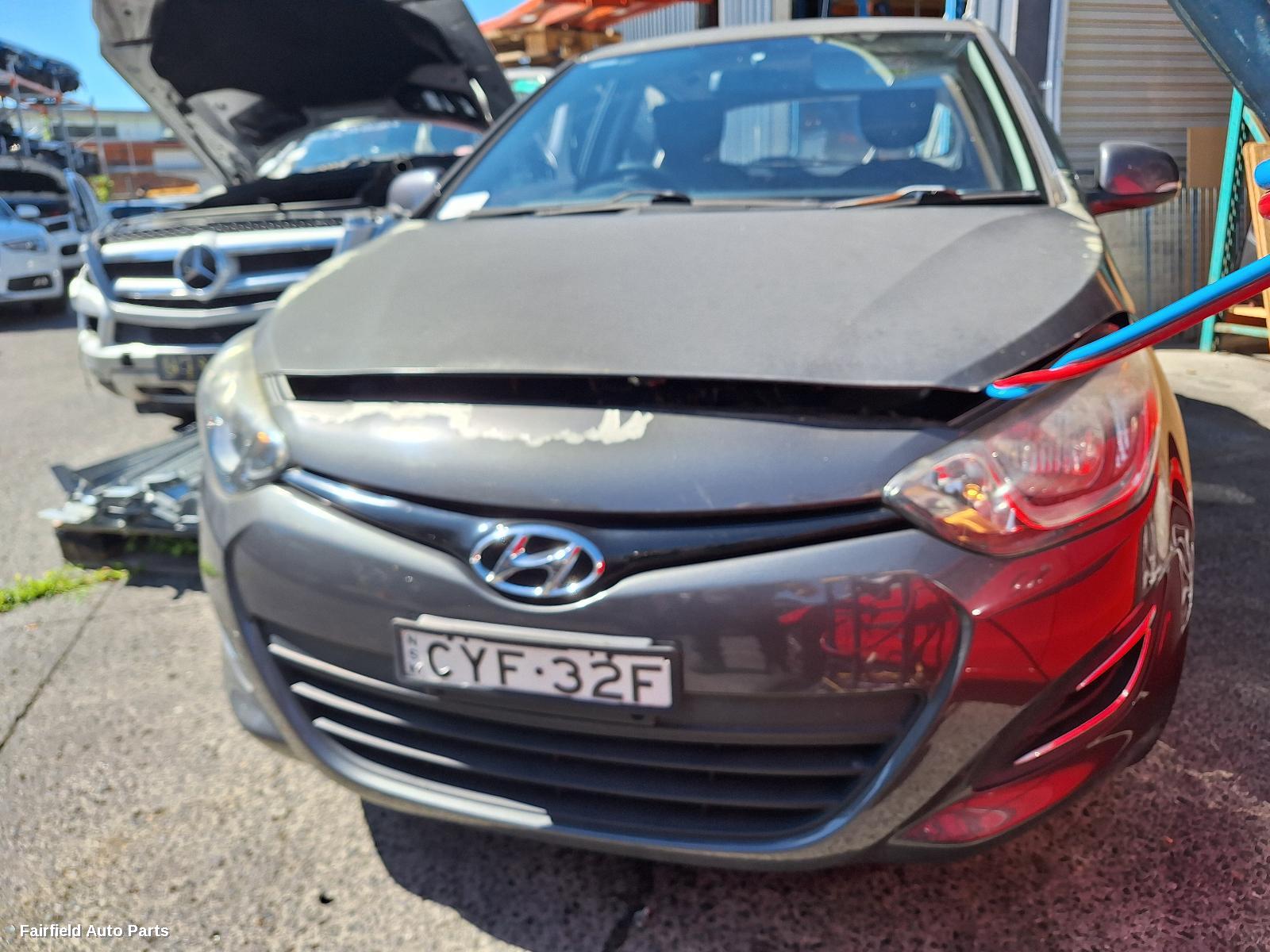 2012-2015 Hyundai I20 Left Guard