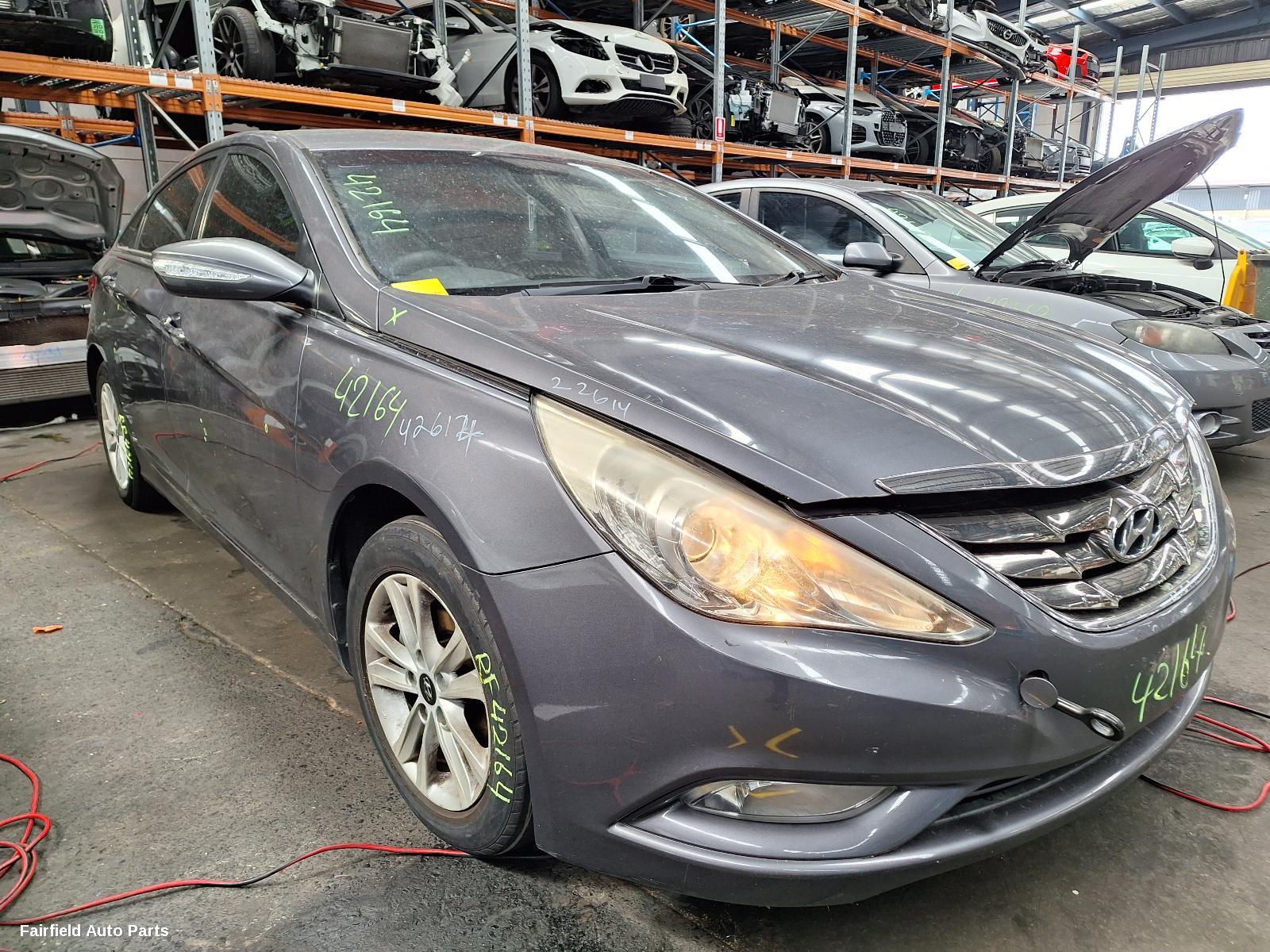 2010 Hyundai I45 Sunvisor