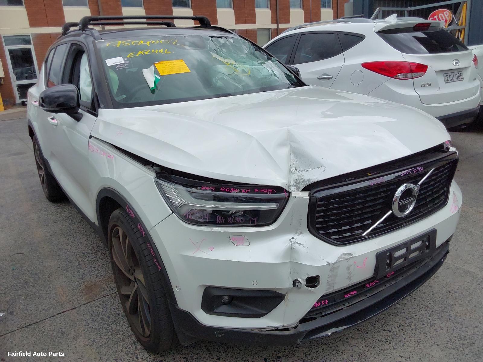 2019 Volvo Xc40 Left Headlamp