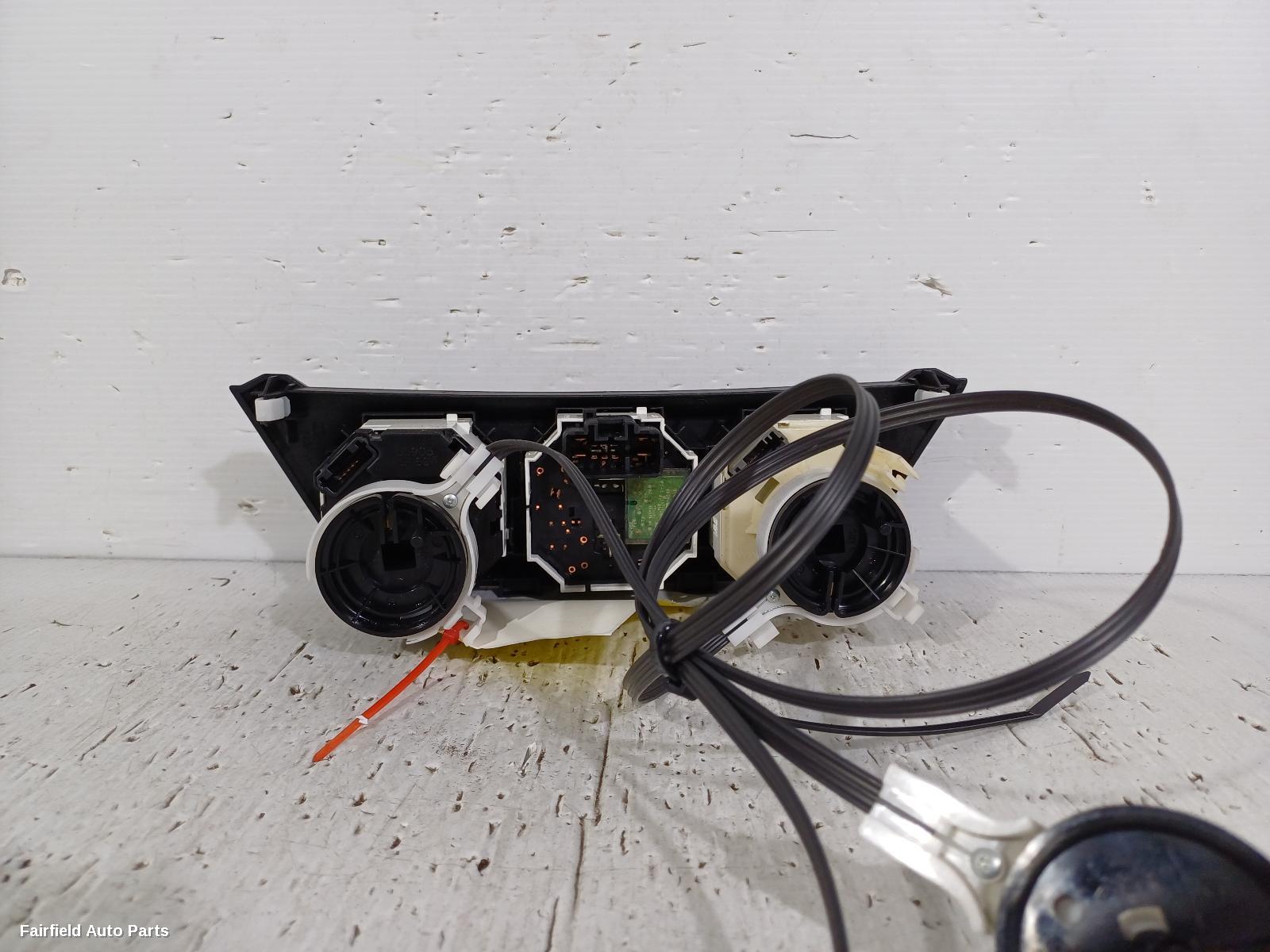 2012-2018 Toyota Rav4 Heater Ac Controls