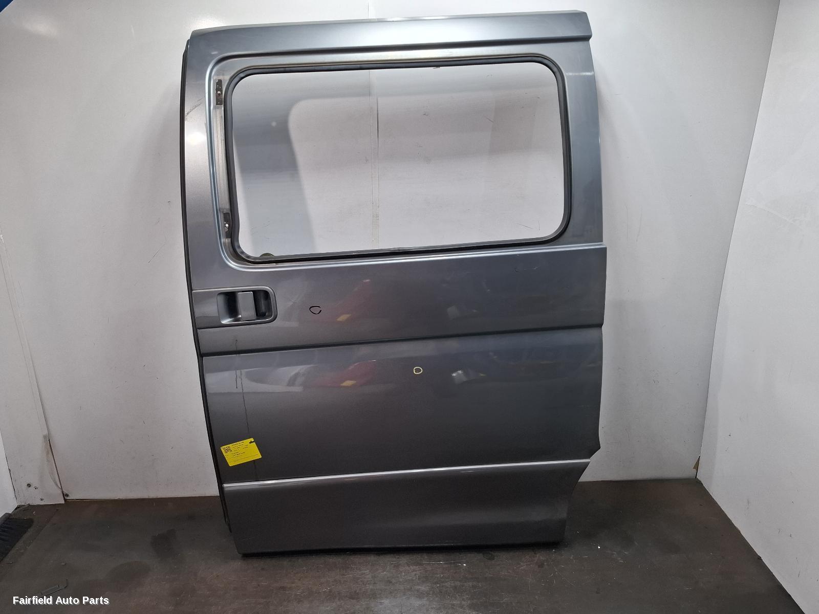 2002-2010 Nissan Elgrand Left Rear Door Sliding