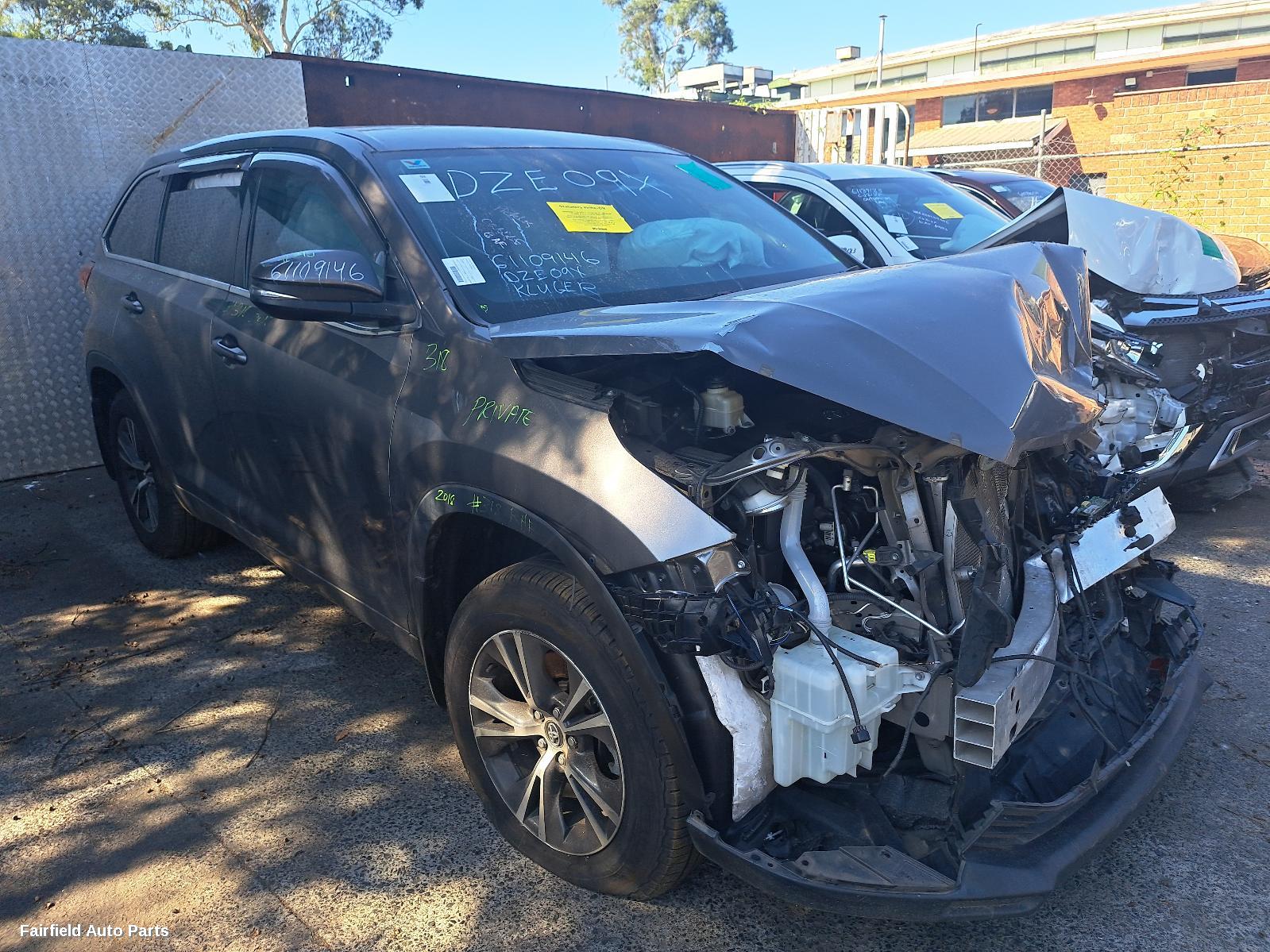 2018 Toyota Kluger Fuel Door Filler
