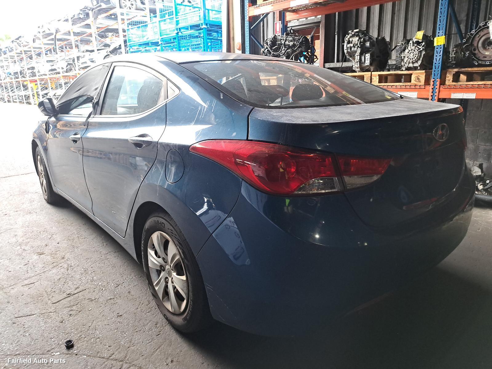 2013 Hyundai Elantra Right Taillight