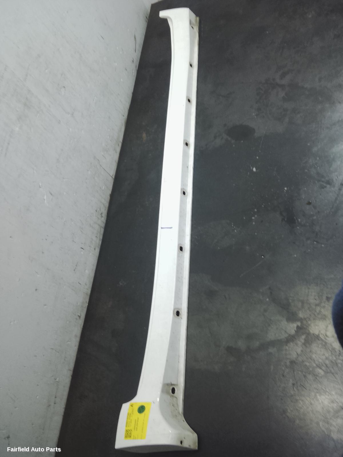 2007-2021 Toyota Landcruiser Side Step Skirt
