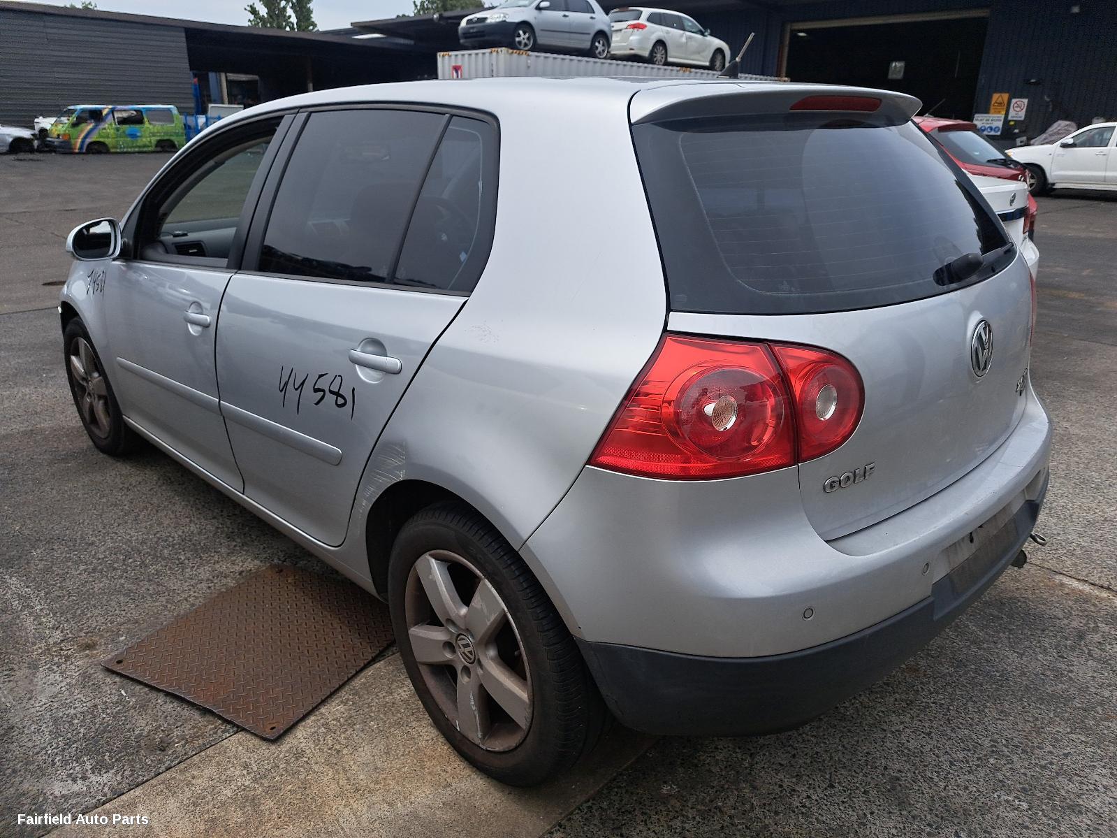 2008 Volkswagen Golf Right Guard