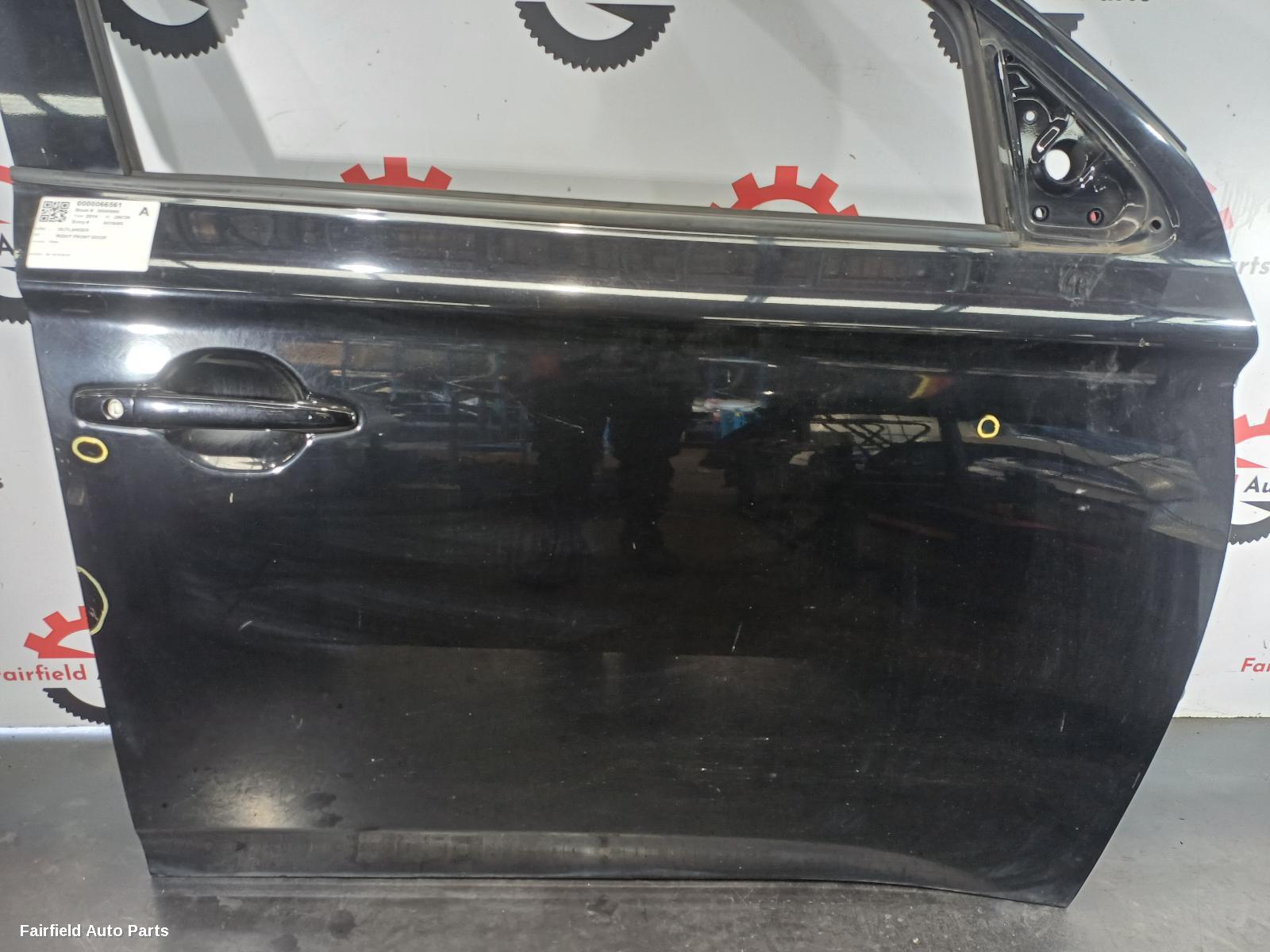2012-2015 Mitsubishi Outlander Right Front Door