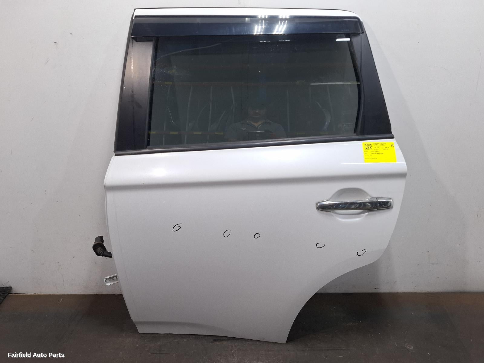 2012-2015 Mitsubishi Outlander Left Rear Door Sliding
