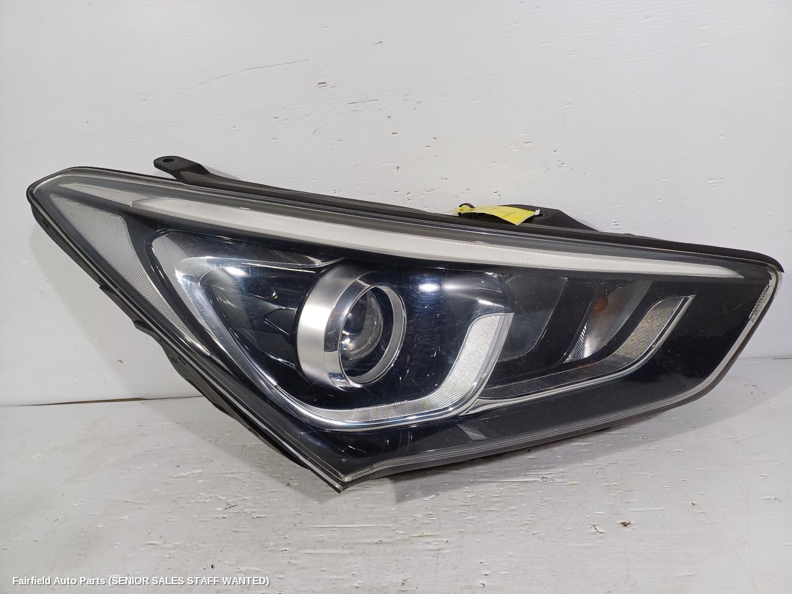 2016 Hyundai Santa Fe Right Headlamp