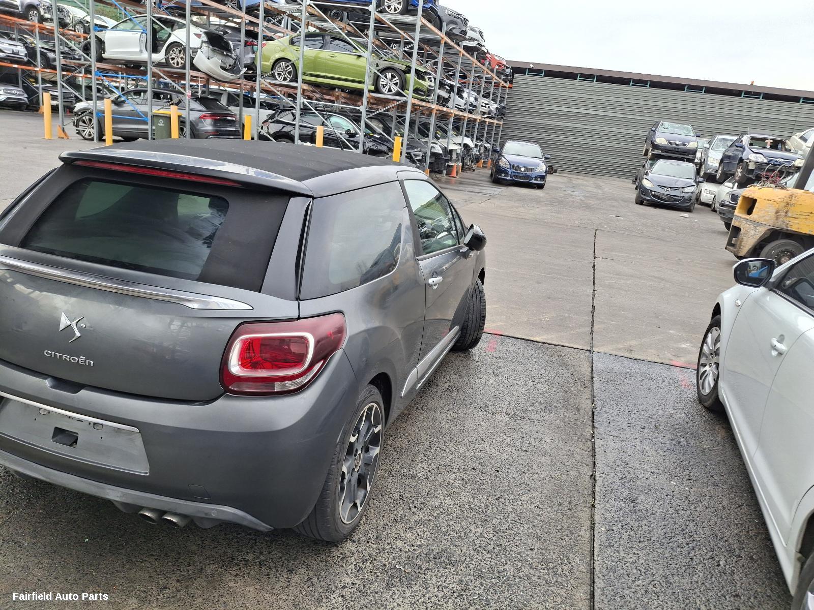 2013 Citroen Ds3 Right Indicator Fog Side