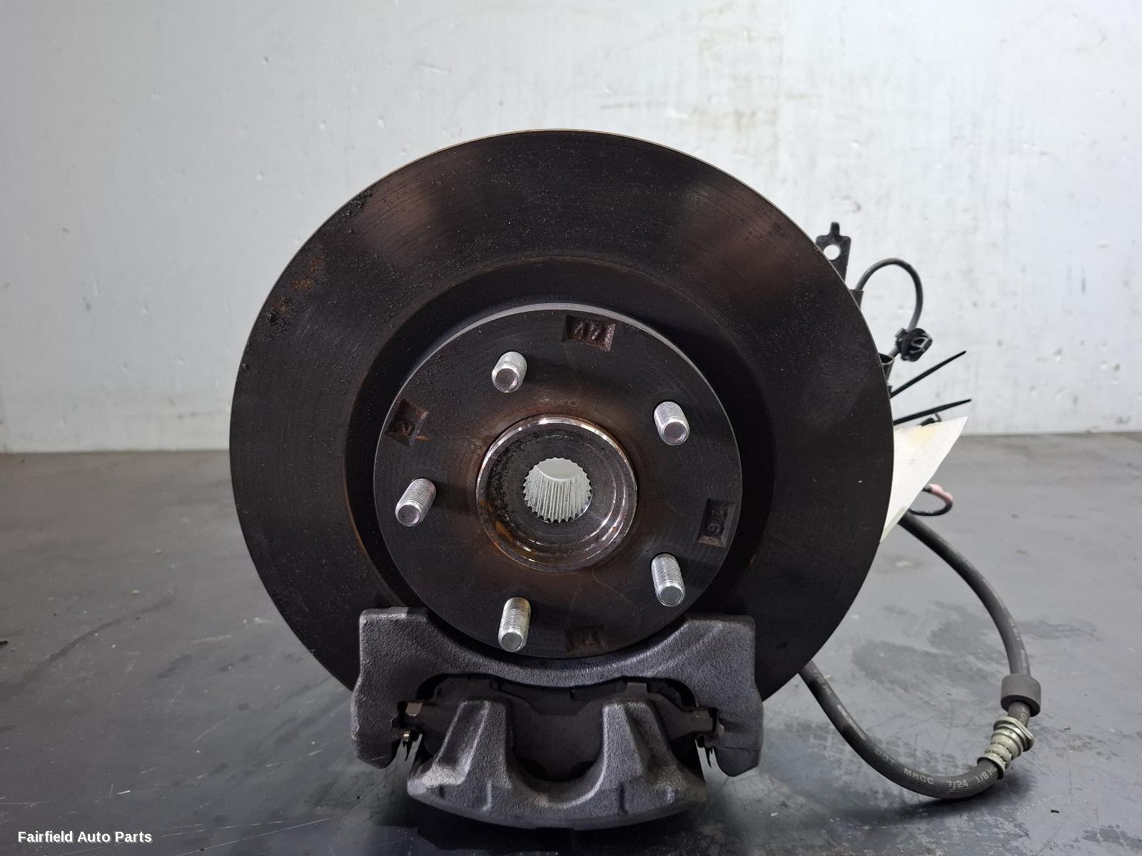 2010-2024 Mitsubishi Asx Right Front Hub Assembly