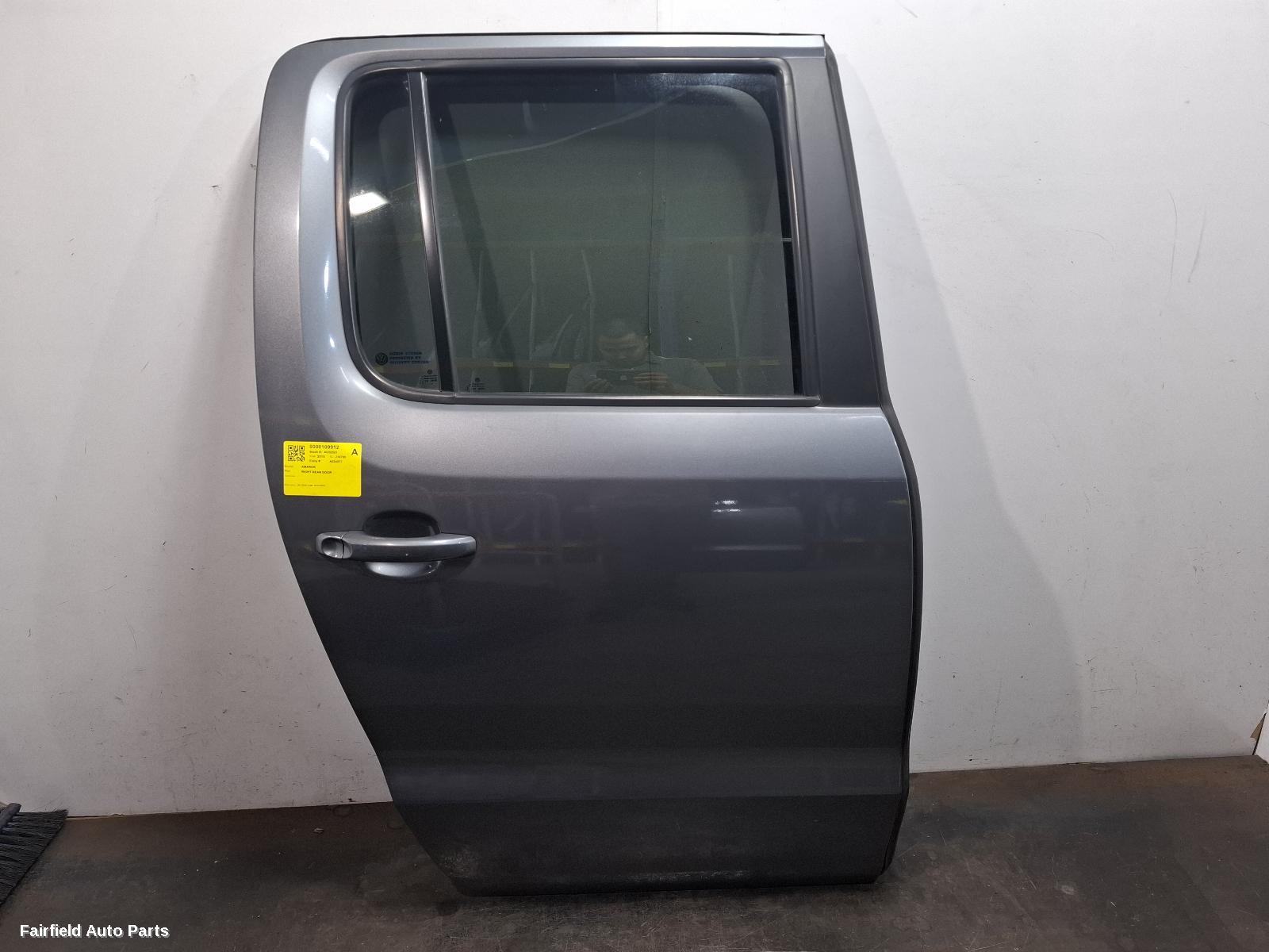 2010-2022 Volkswagen Amarok Right Rear Door Sliding