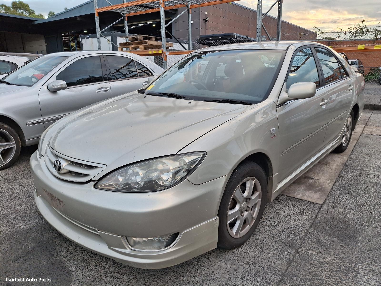 2005 Toyota Camry Left Taillight