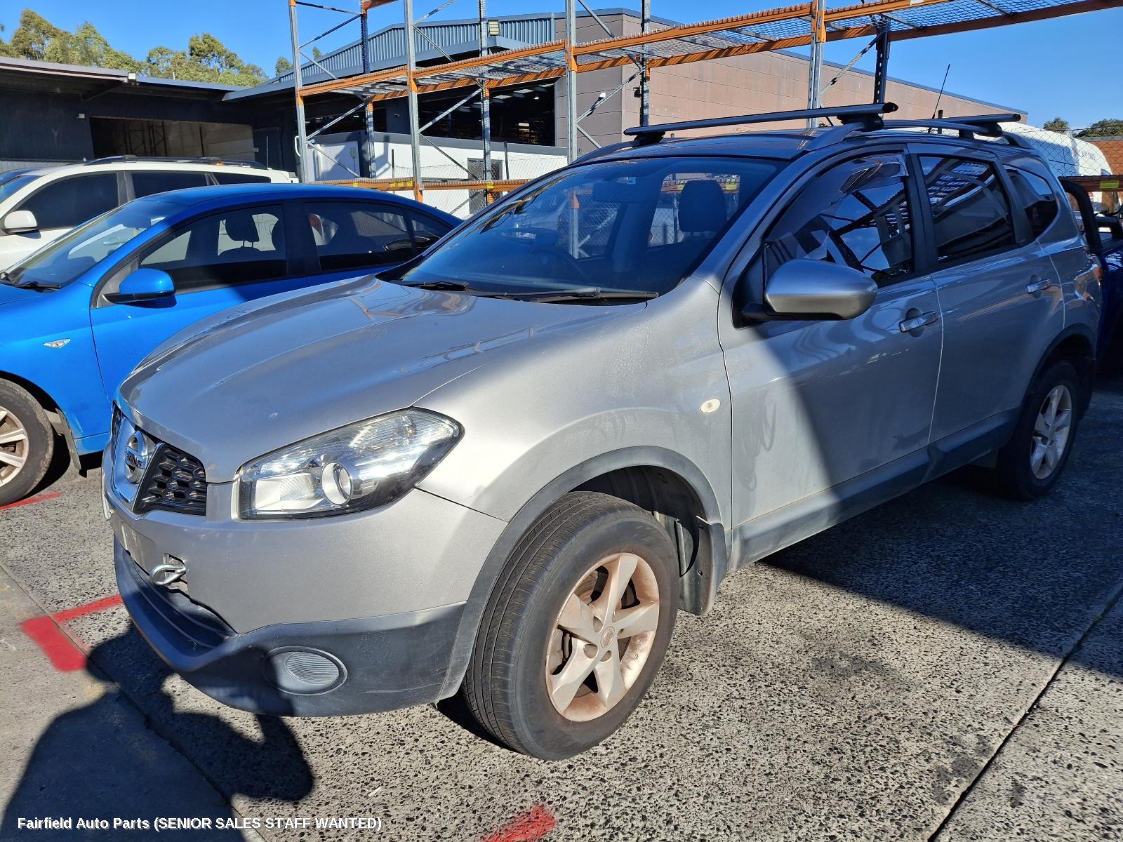 2010-2014 Nissan Dualis Left Rear Door Sliding