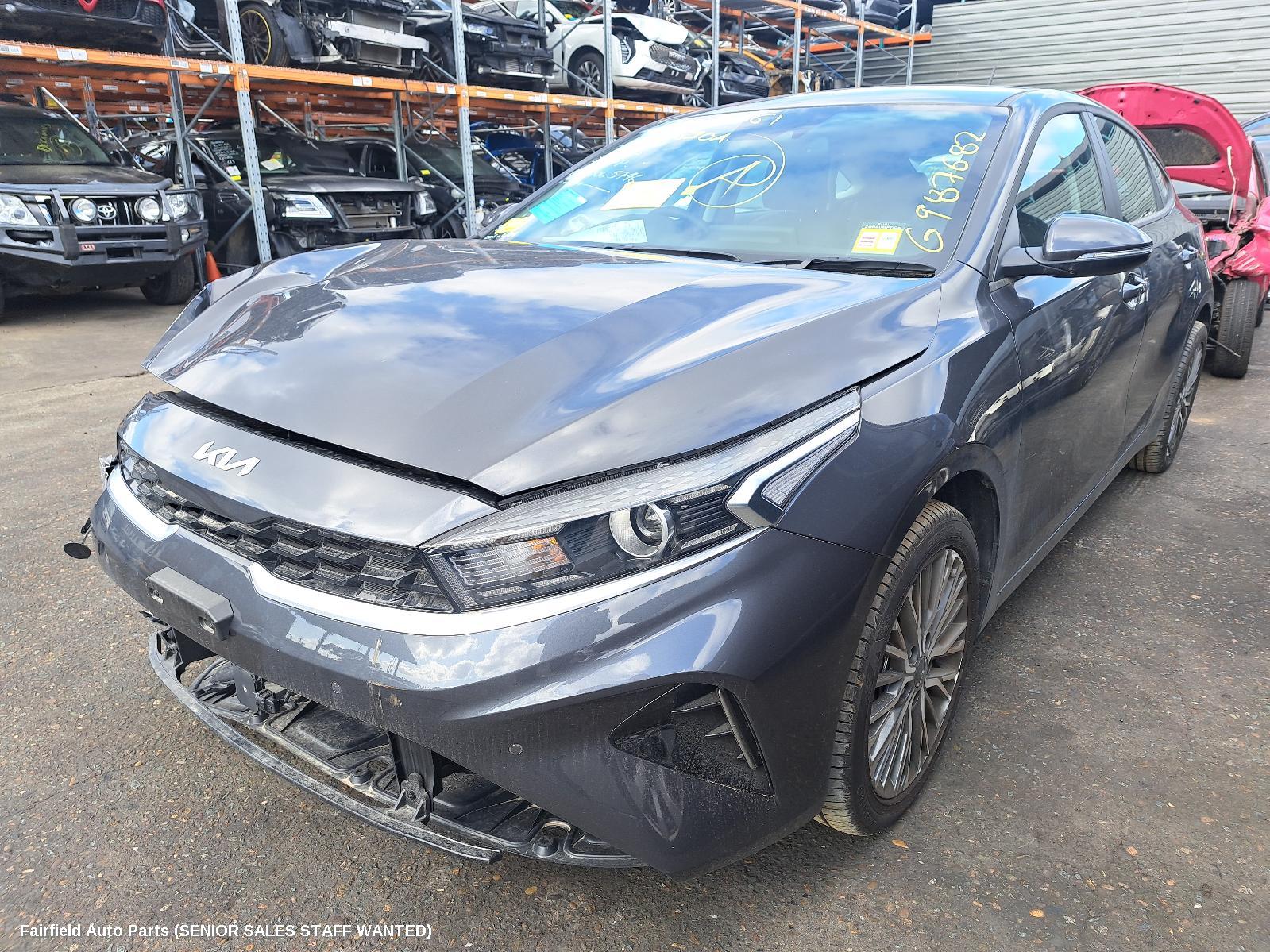 2024 Kia Cerato Right Front Door Window