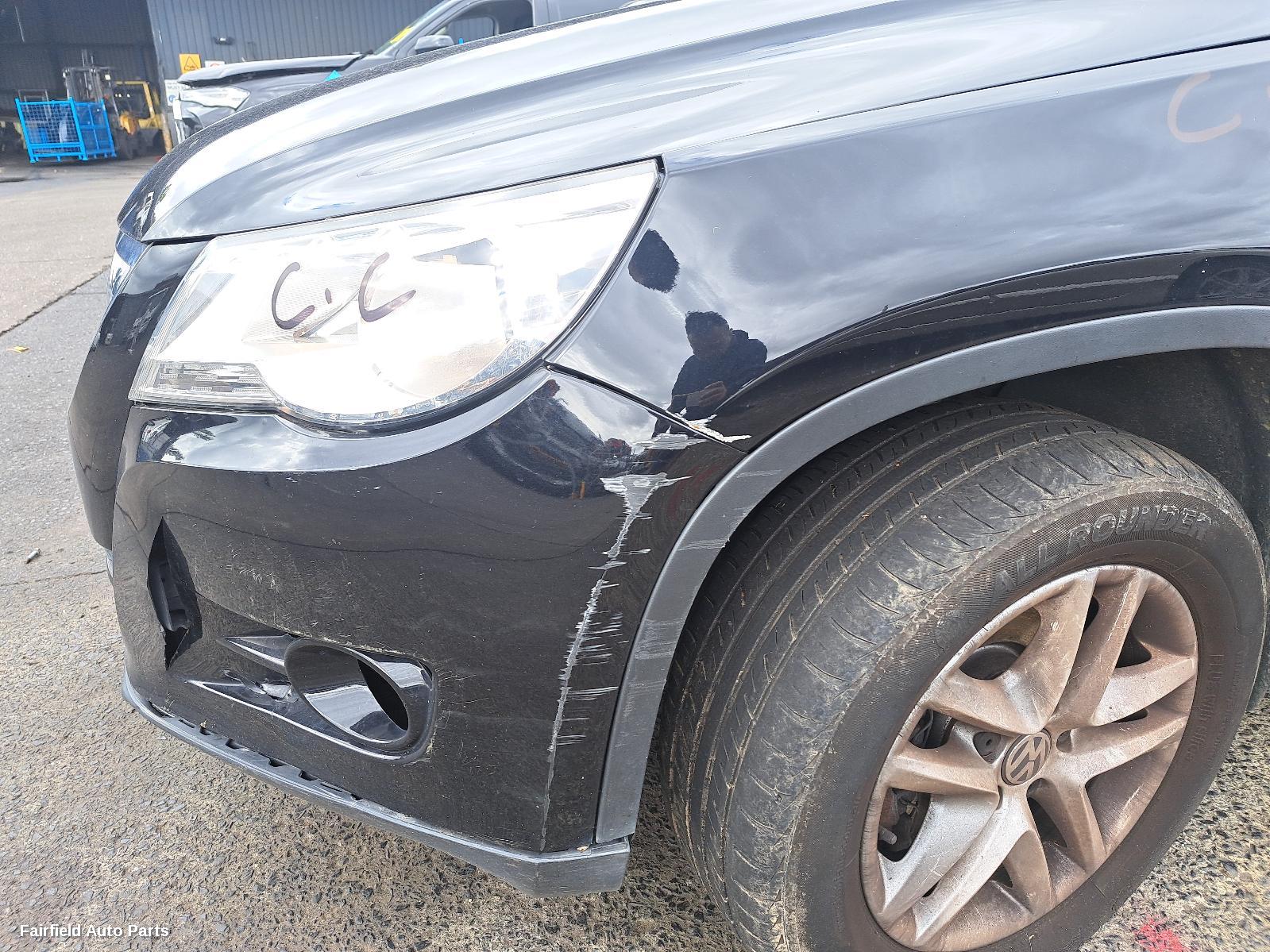 2011 Volkswagen Tiguan Right Taillight