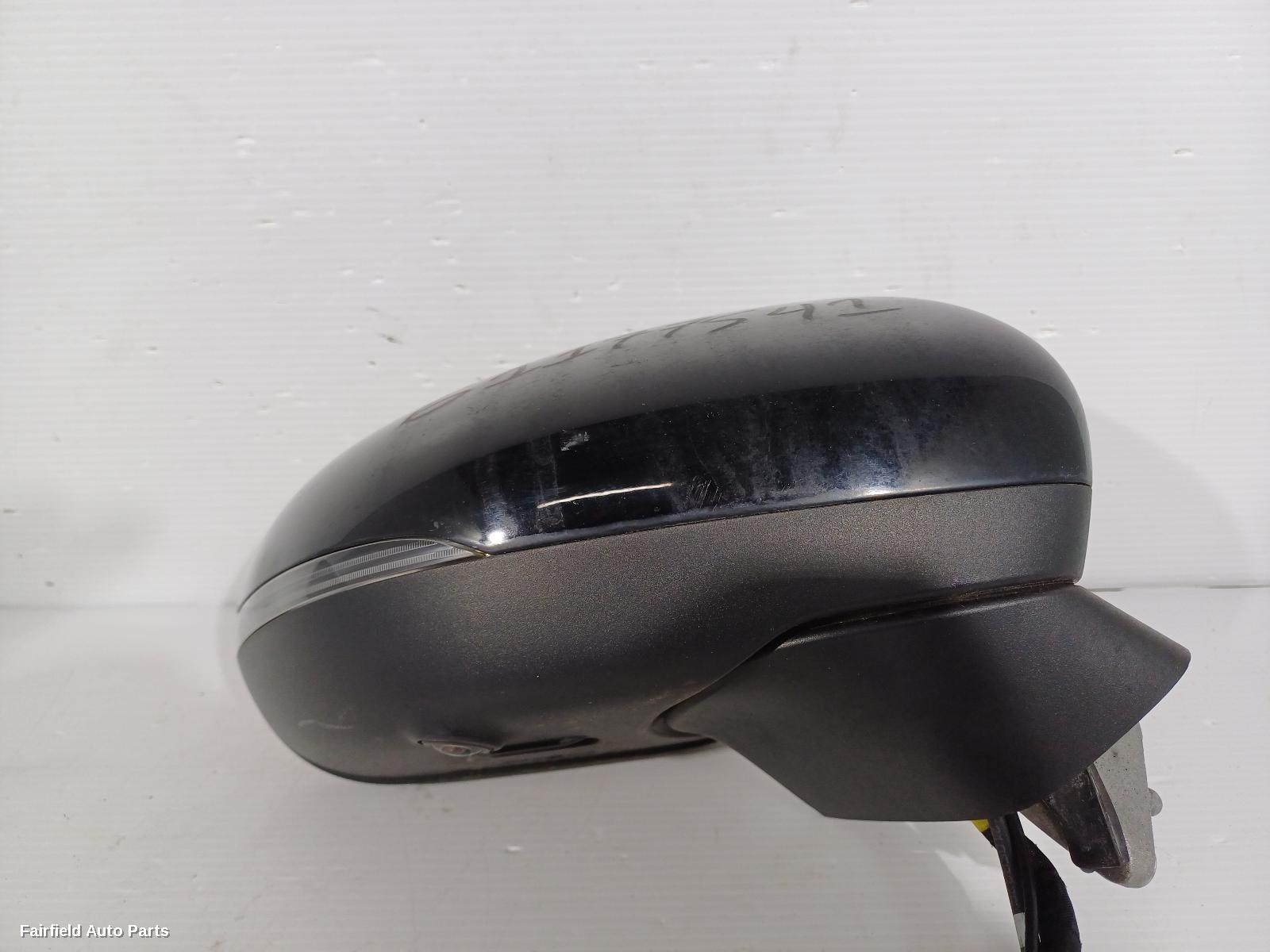 2018-2023 Mercedes A Class Right Door Mirror