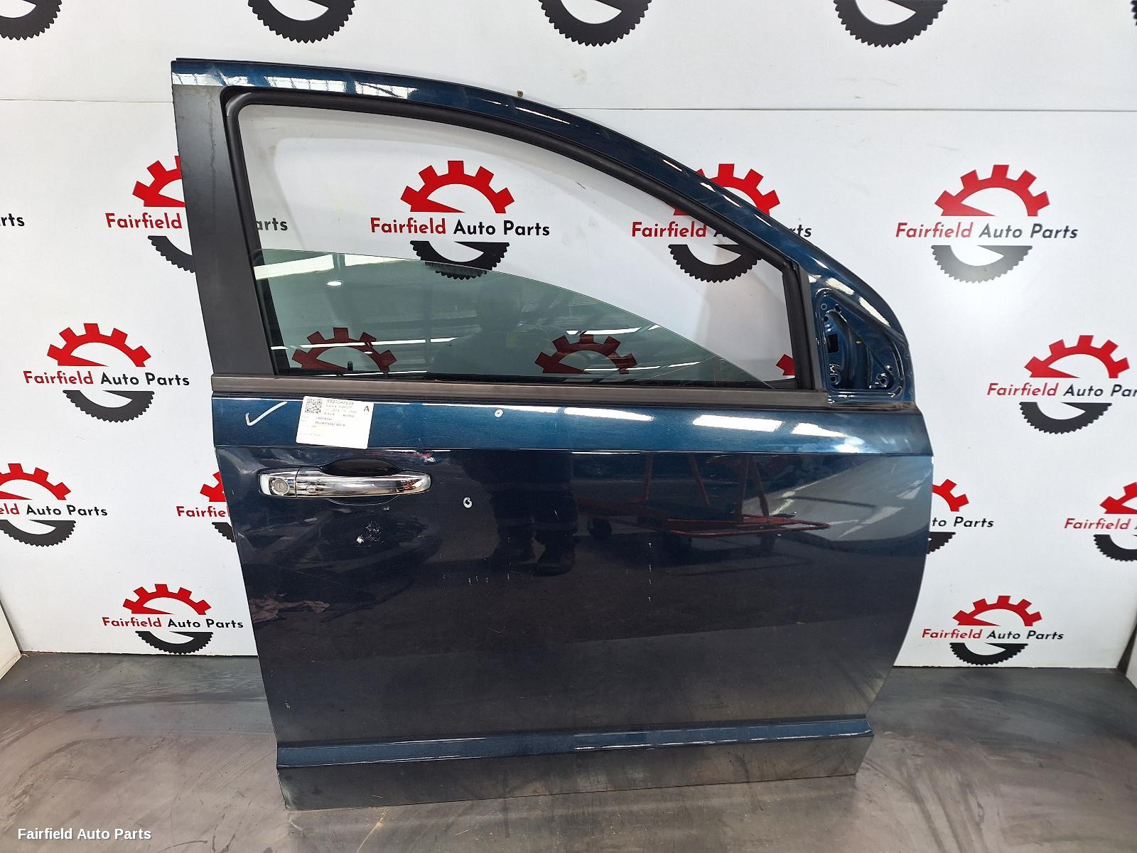 2015 Fiat Freemont Right Front Door