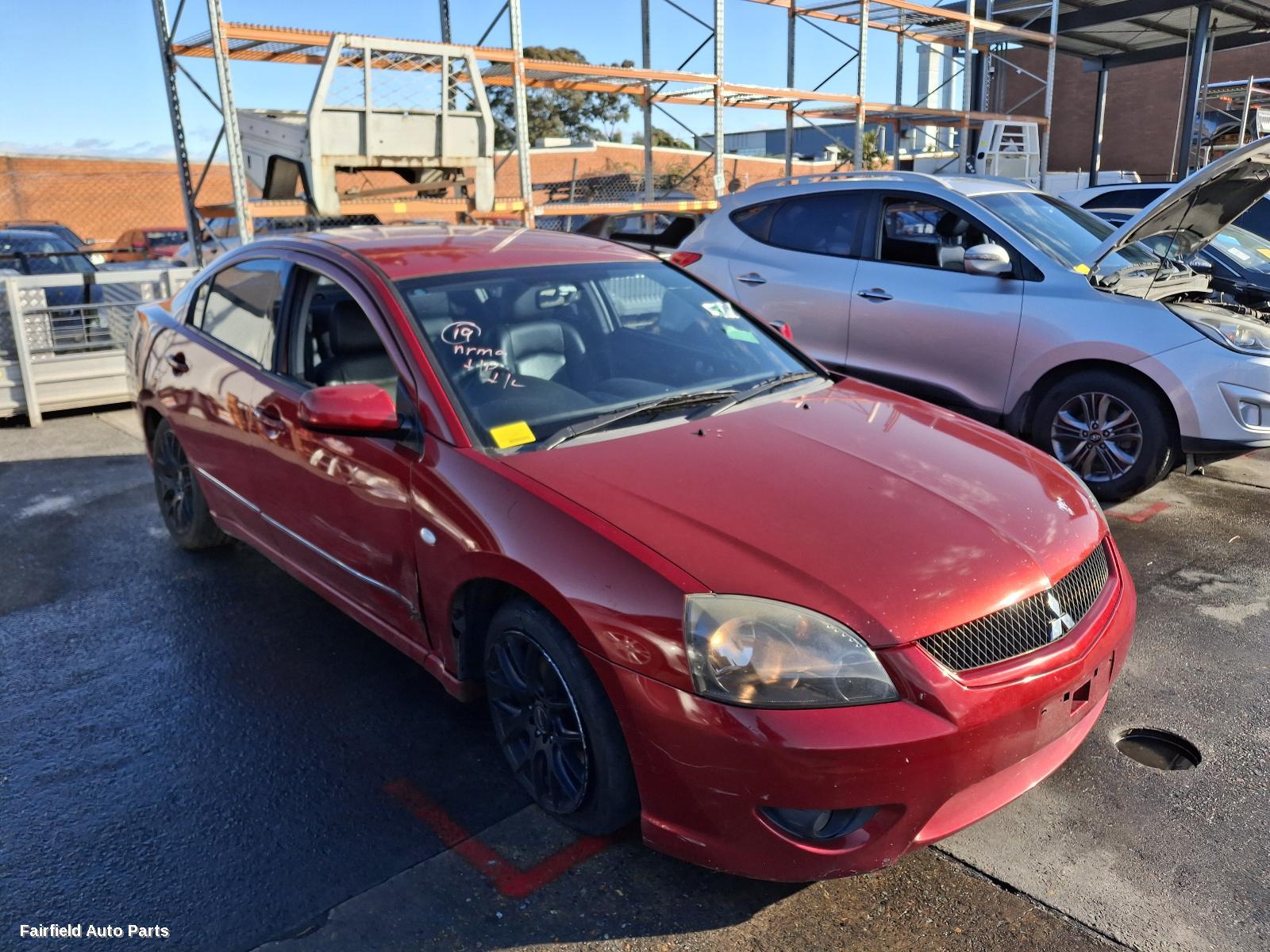 2007 Mitsubishi 380 Left Headlamp