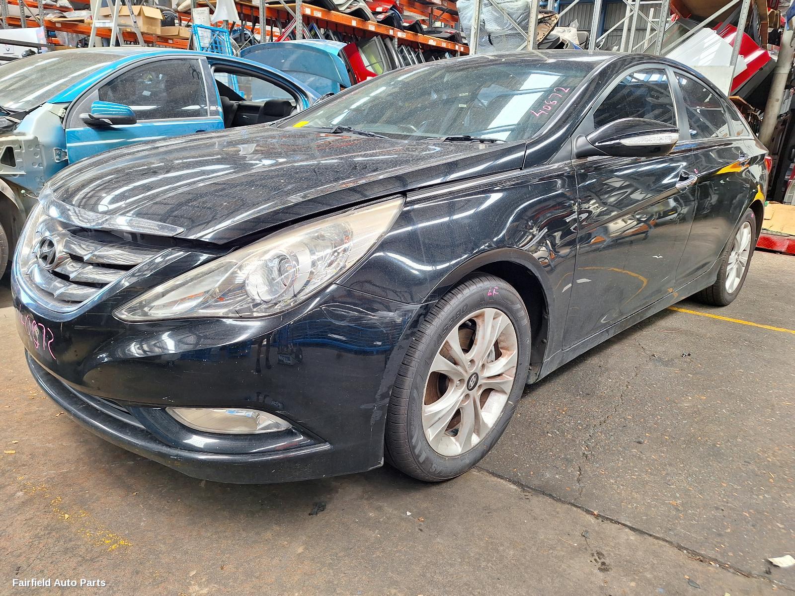 2011 Hyundai I45 Left Guard