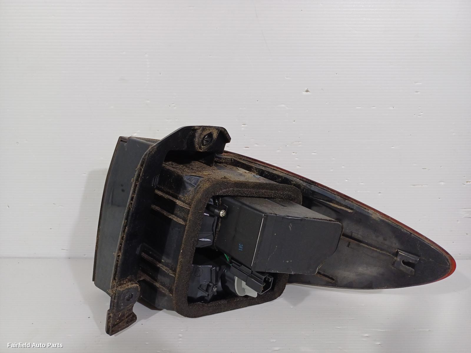 2003-2006 Toyota Estima Left Taillight