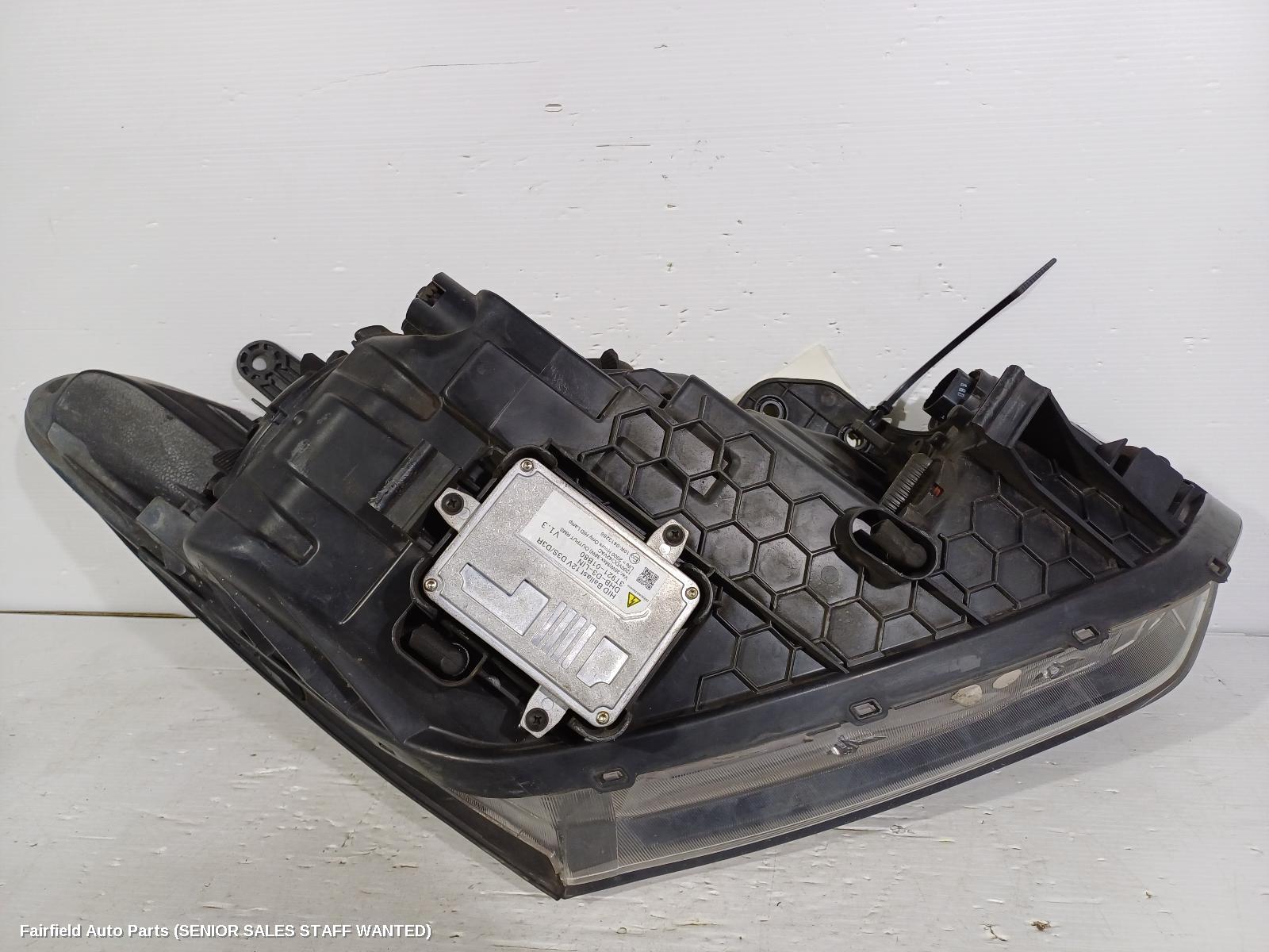 2016 Hyundai Santa Fe Left Headlamp