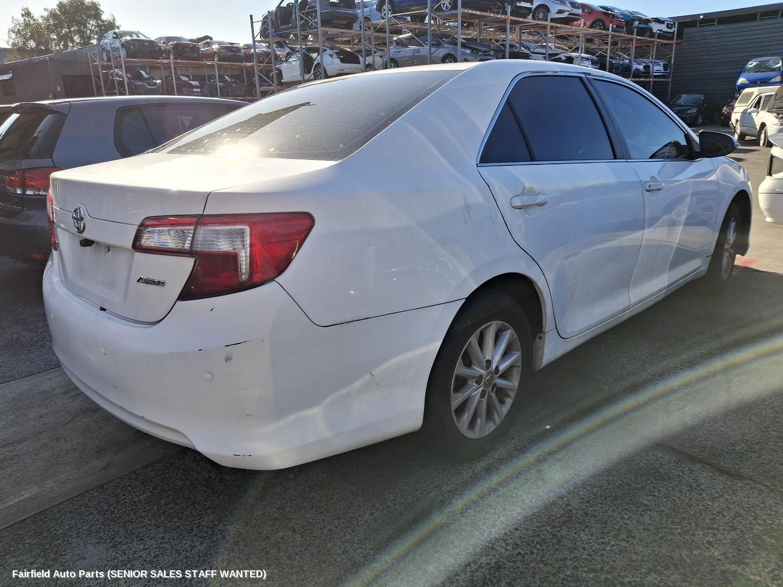 2014 Toyota Camry Right Headlamp
