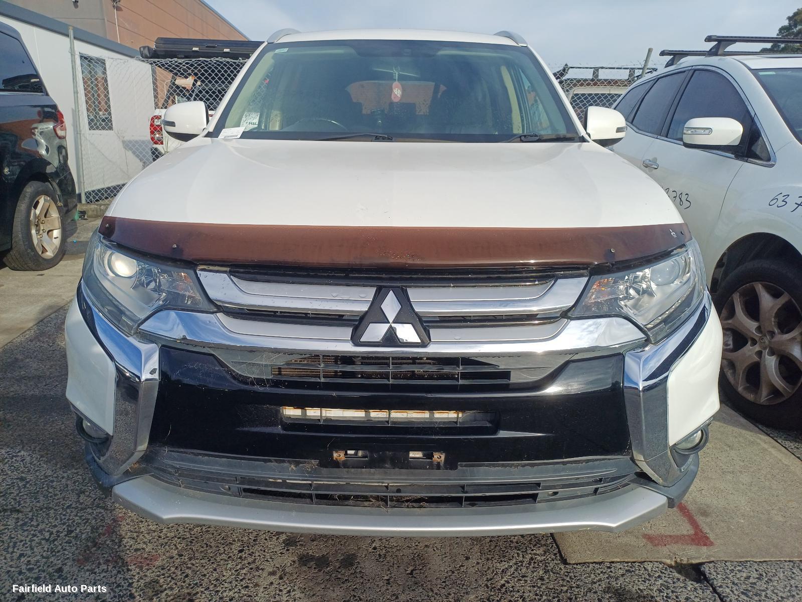 2015 Mitsubishi Outlander Left Rear Door Sliding