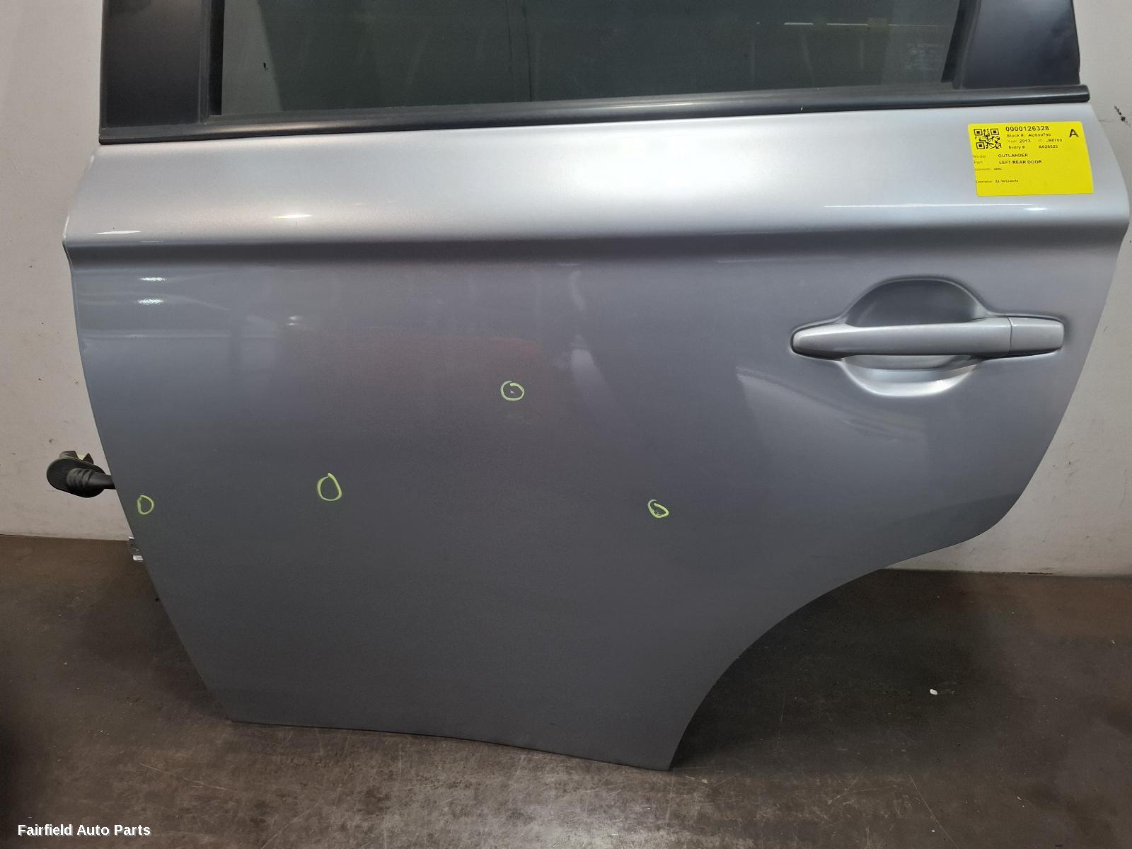 2012-2015 Mitsubishi Outlander Left Rear Door Sliding