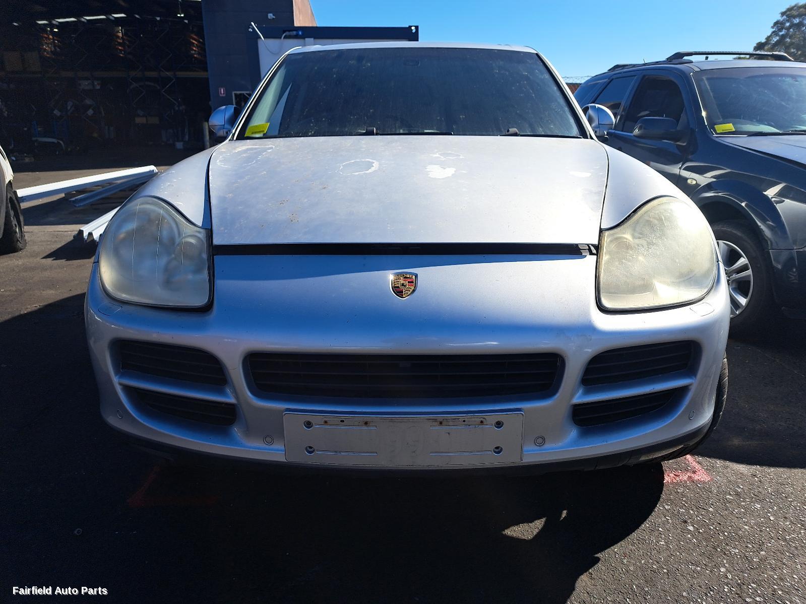 2004 Porsche Cayenne Radiator