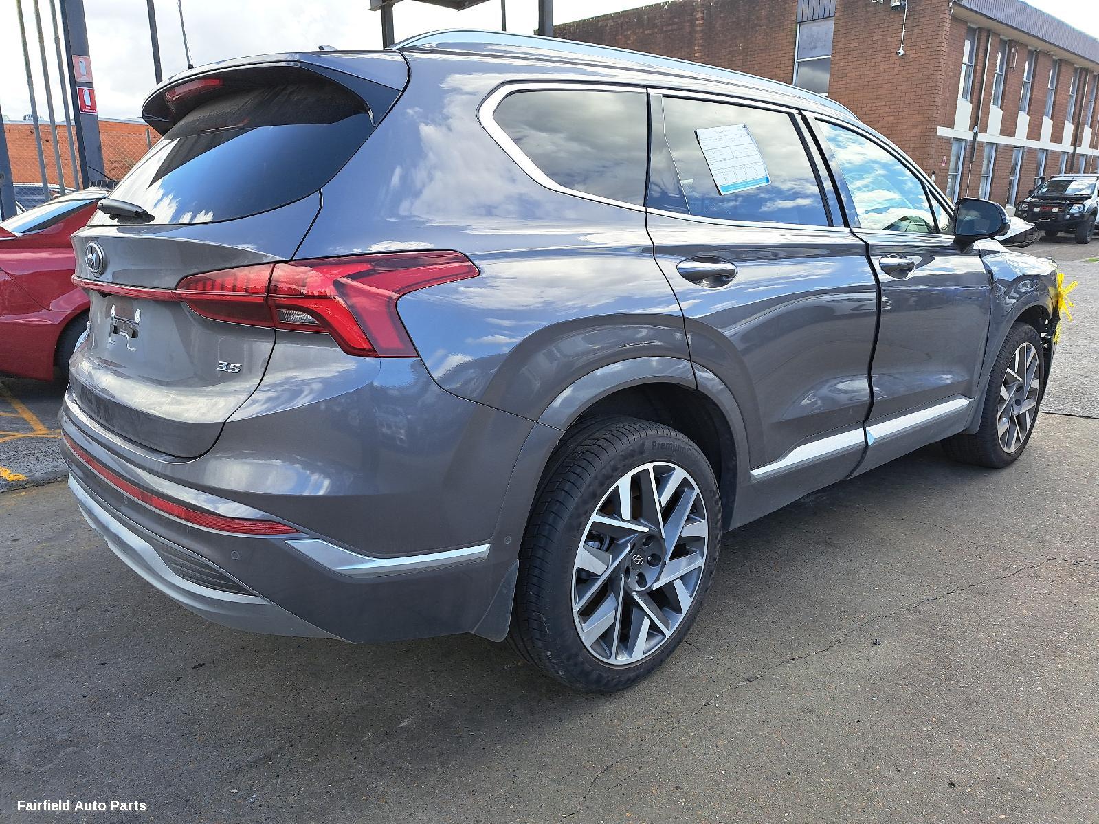 2021 Hyundai Santa Fe Right Taillight