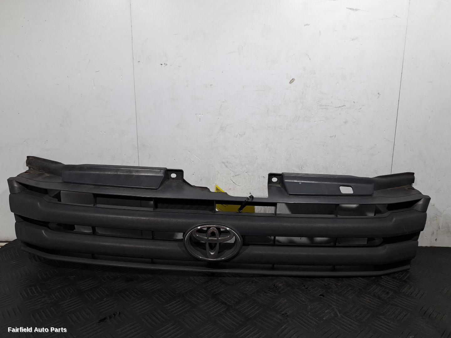 1996-1998 Toyota Townace Grille