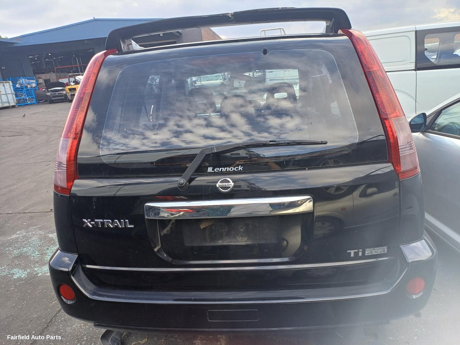 2001-2007 Nissan Xtrail Right Guard