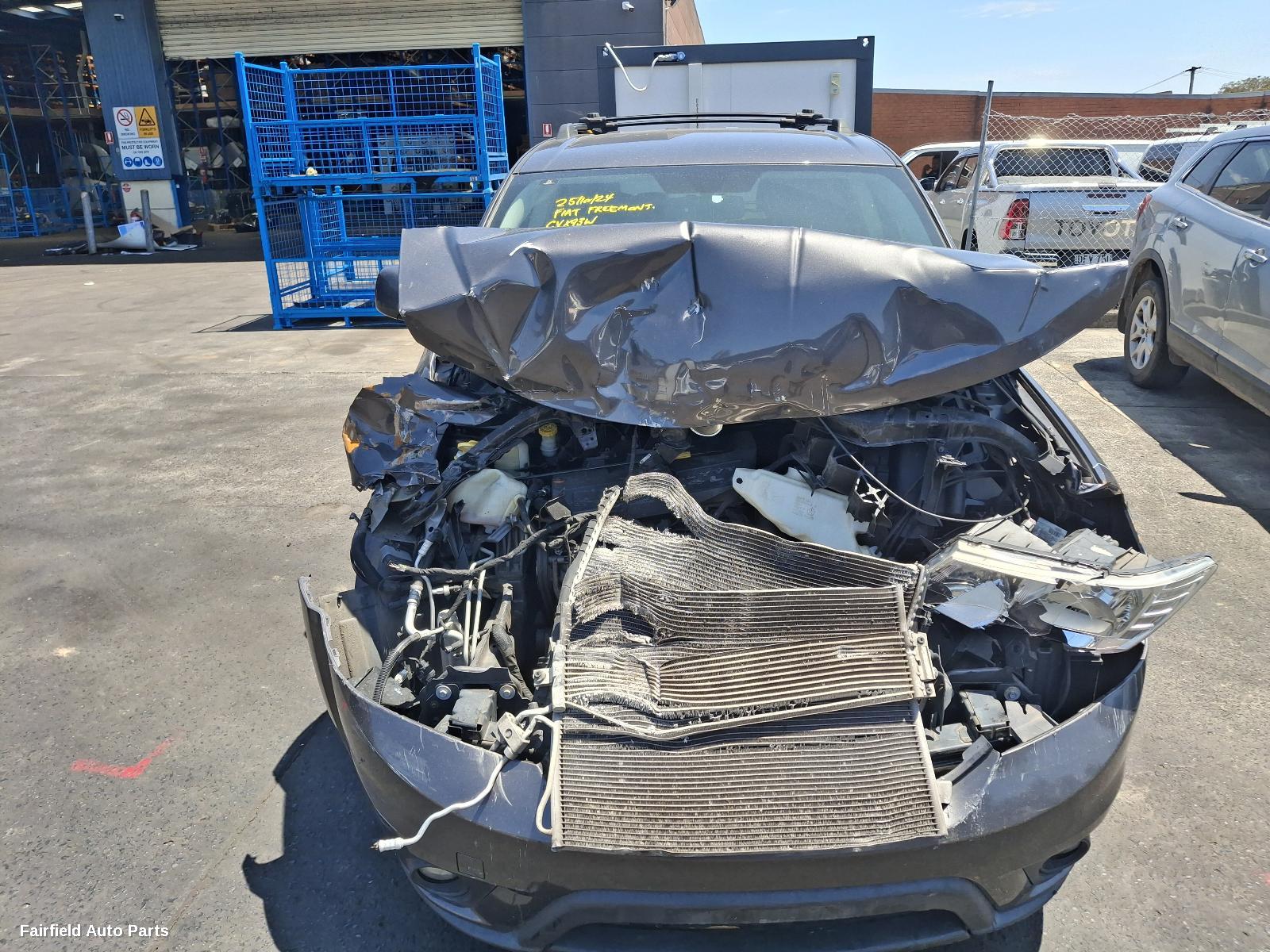 2014 Fiat Freemont Right Front Door