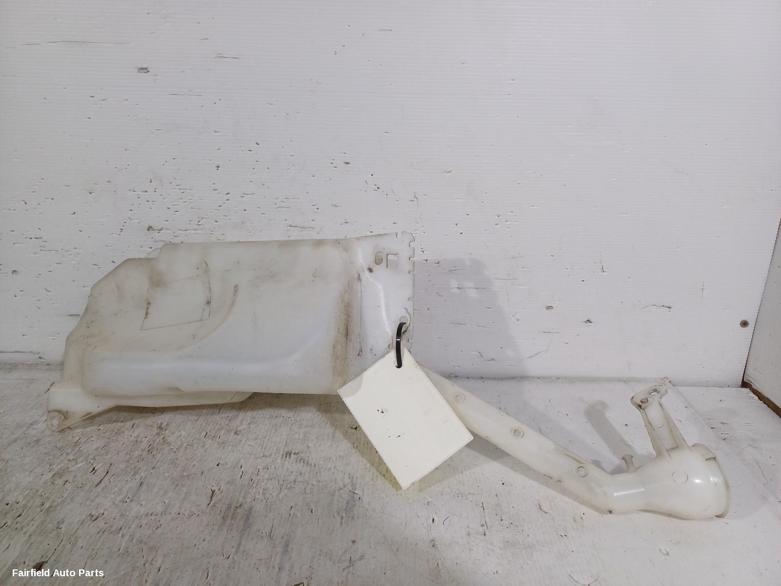 2007-2014 Nissan Dualis Washer Bottle