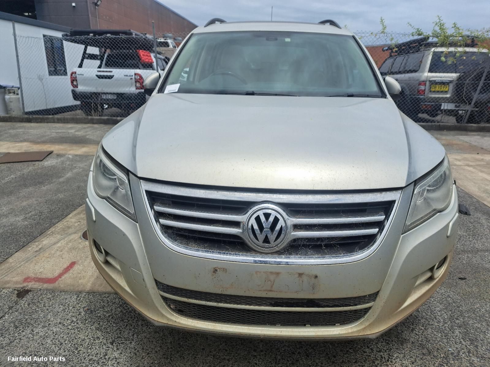 2009 Volkswagen Tiguan Right Headlamp