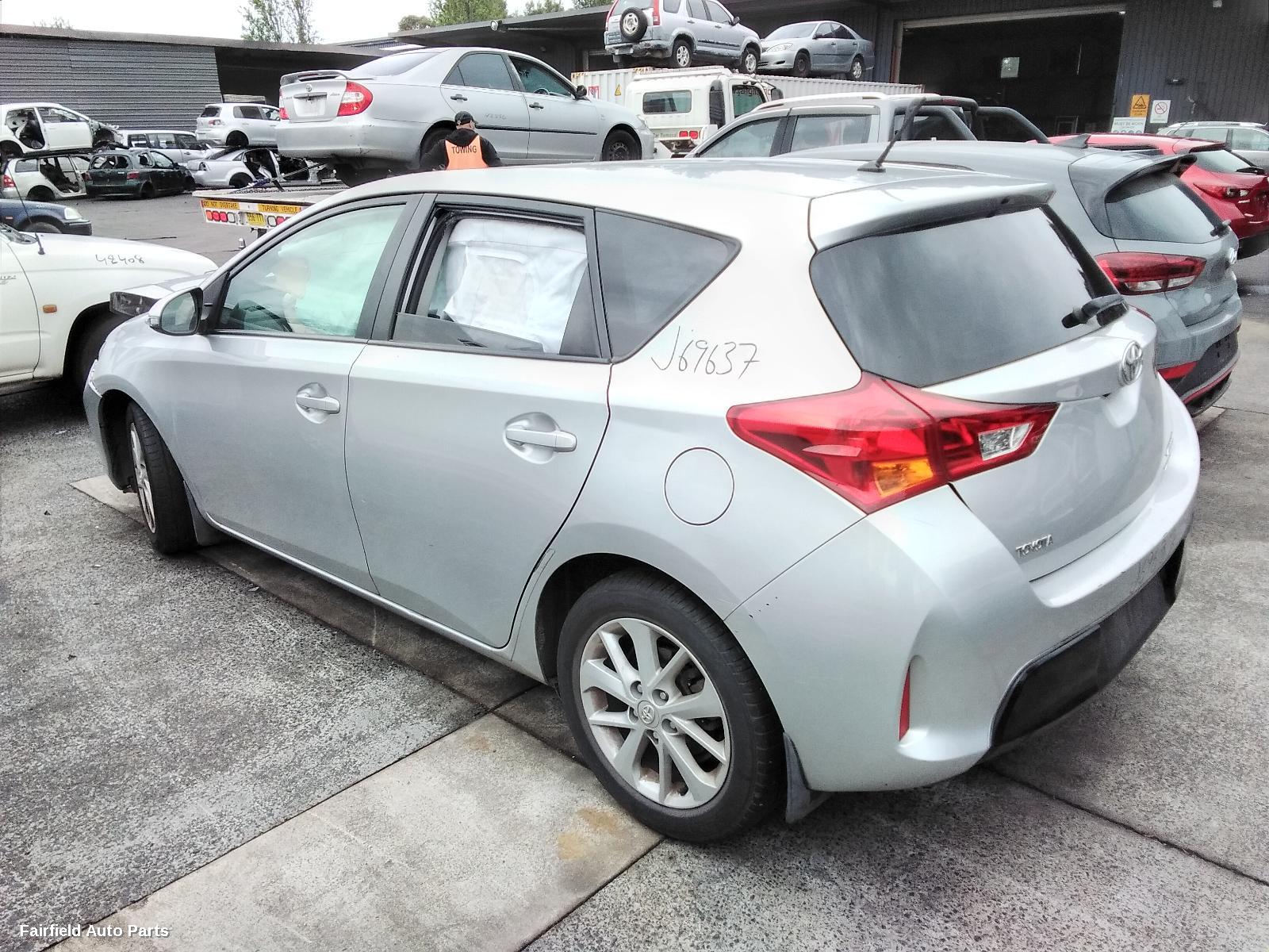 2014 Toyota Corolla Right Taillight
