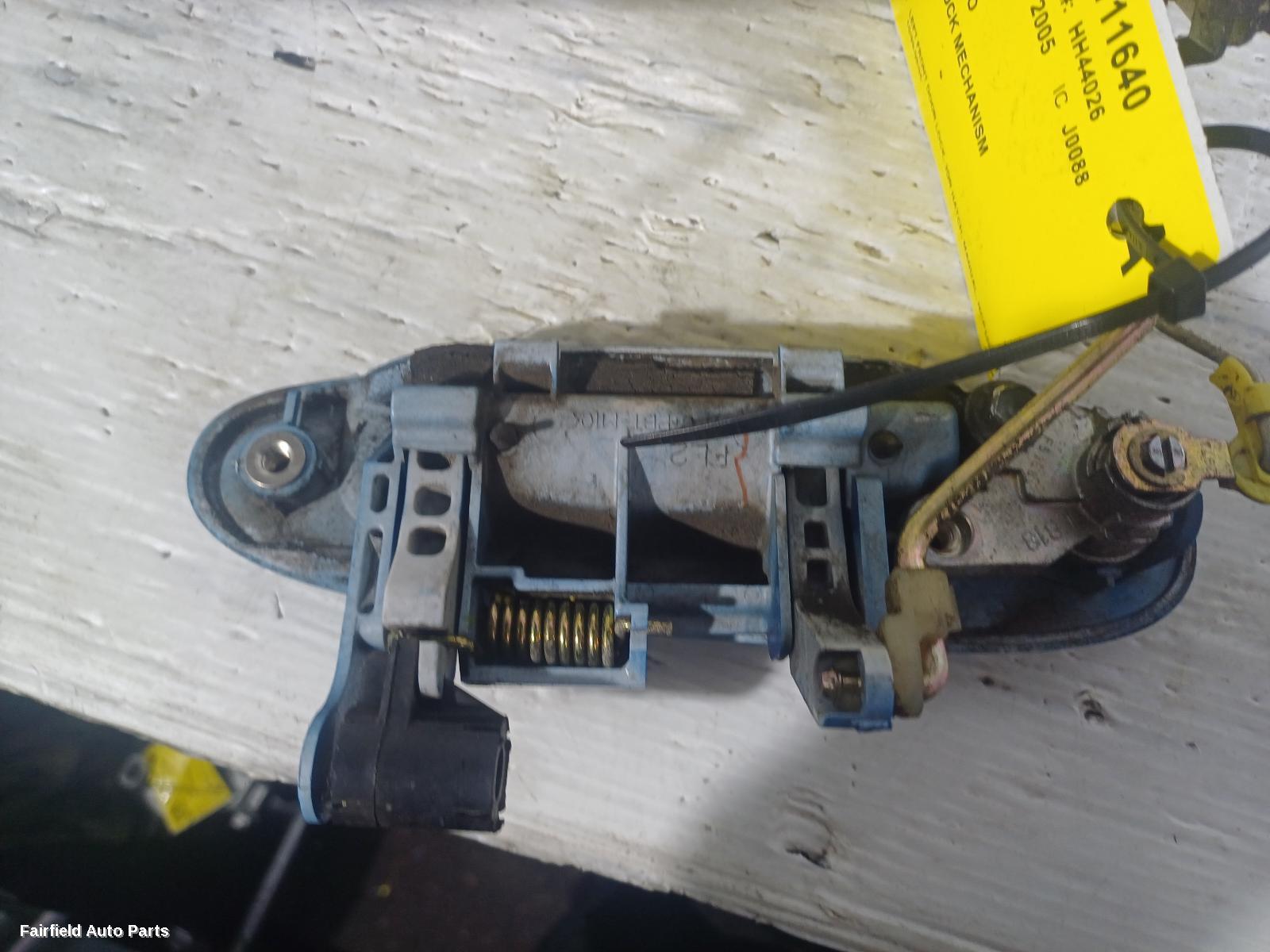 1999-2005 Toyota Echo Door Boot Gate Lock