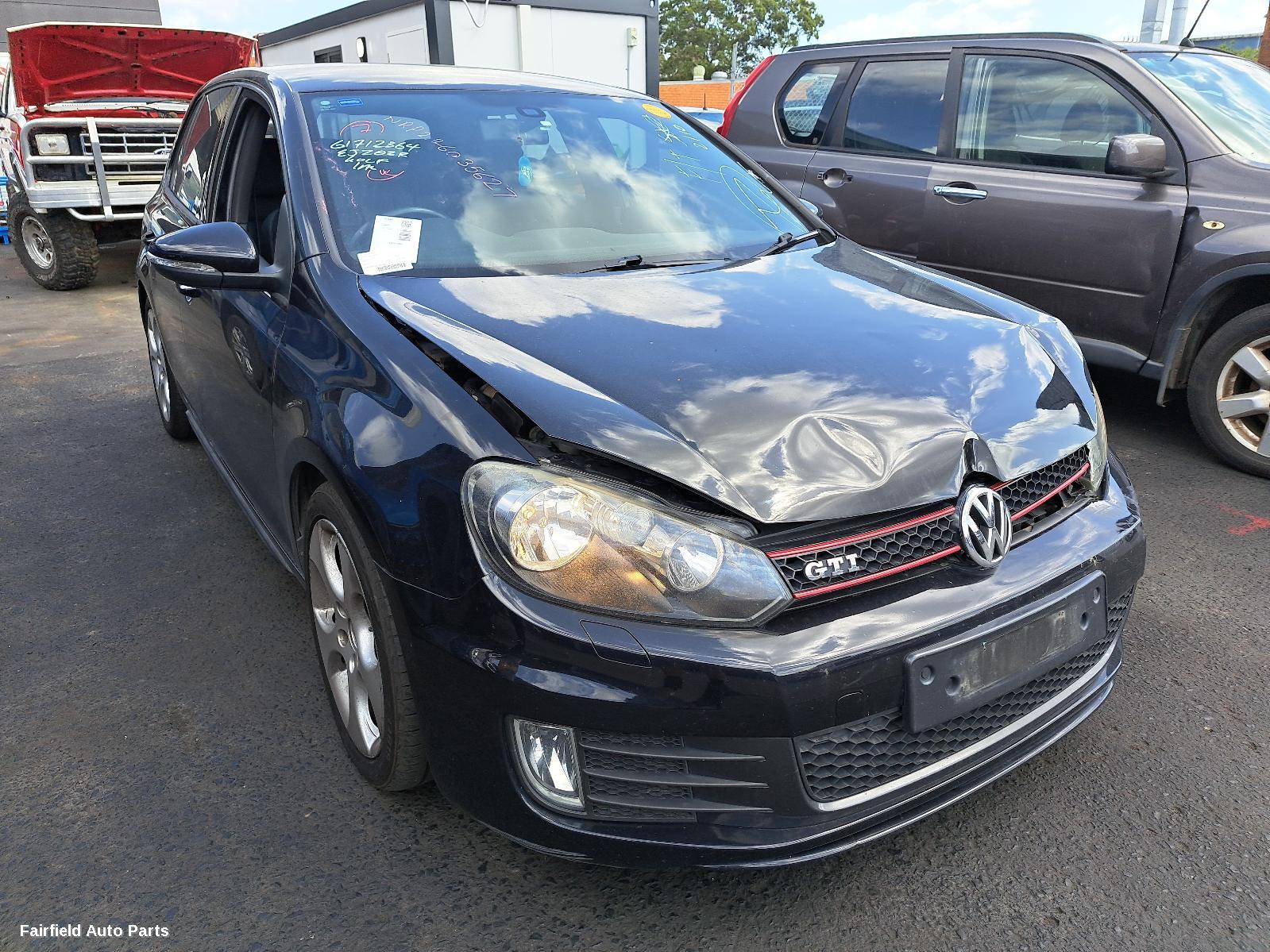 2013 Volkswagen Golf Left Taillight
