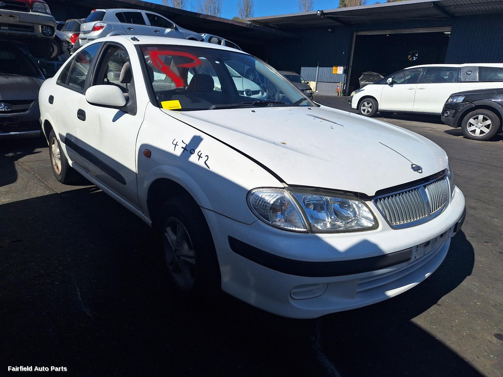 2001 Nissan Pulsar Left Taillight