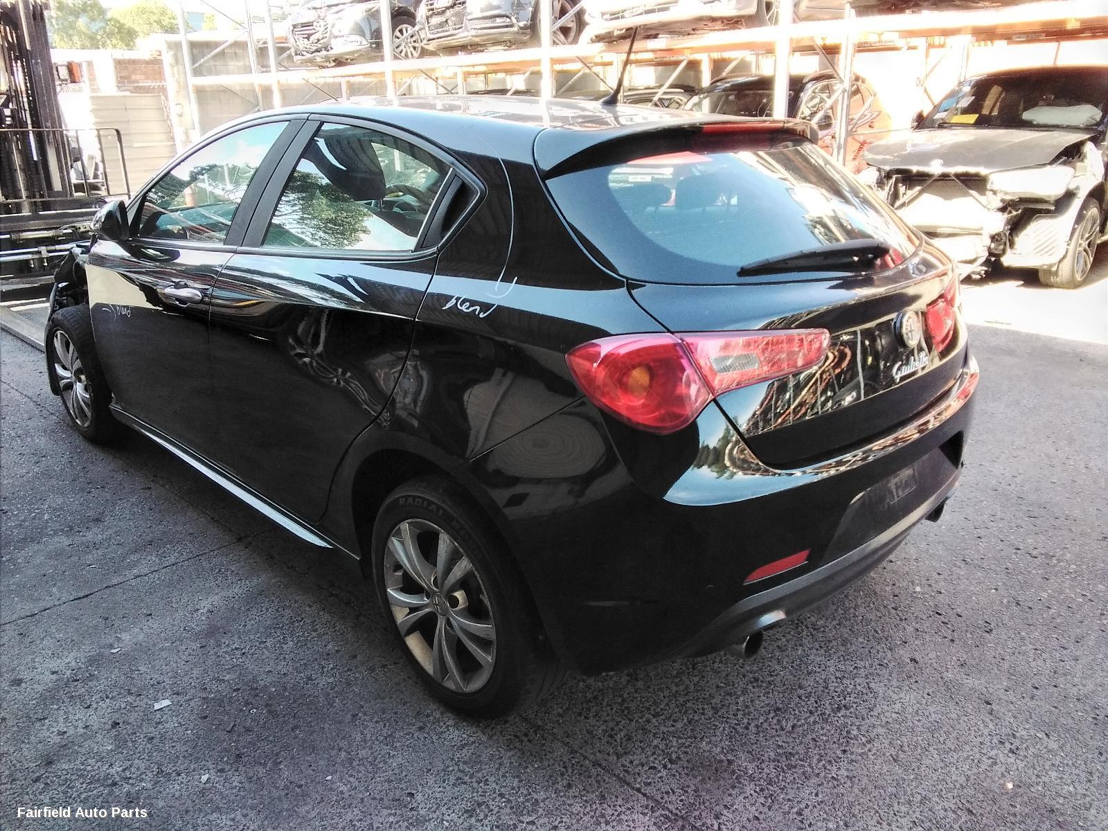 2014 Alfa Romeo Giulietta Left Rear Door Sliding