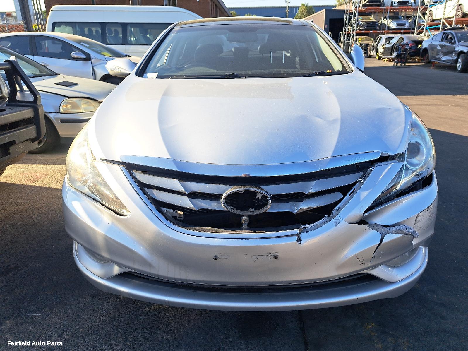 2010 Hyundai I45 Left Taillight