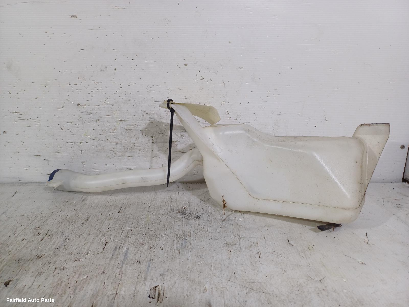 2011-2020 Alfa Romeo Giulietta Washer Bottle